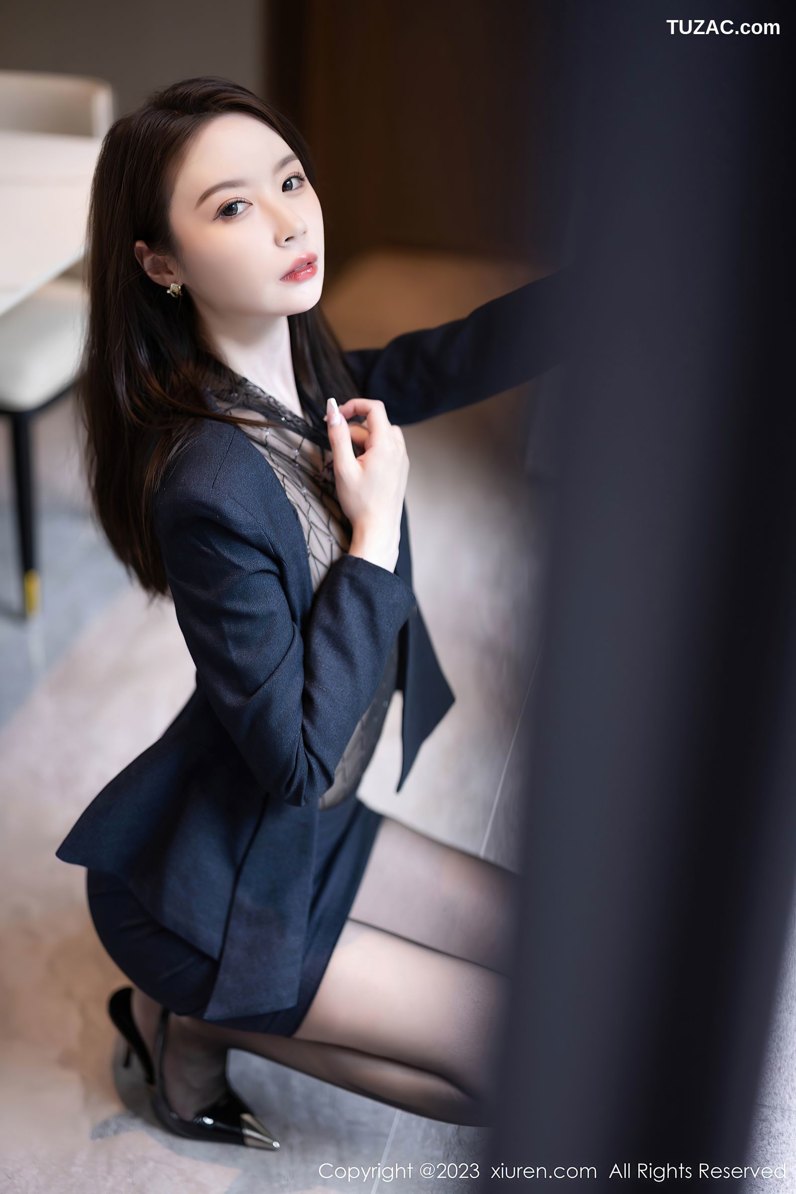 XiuRen秀人网-6914-梦心玥-黑色轻透薄纱高开服饰-2023.06.14