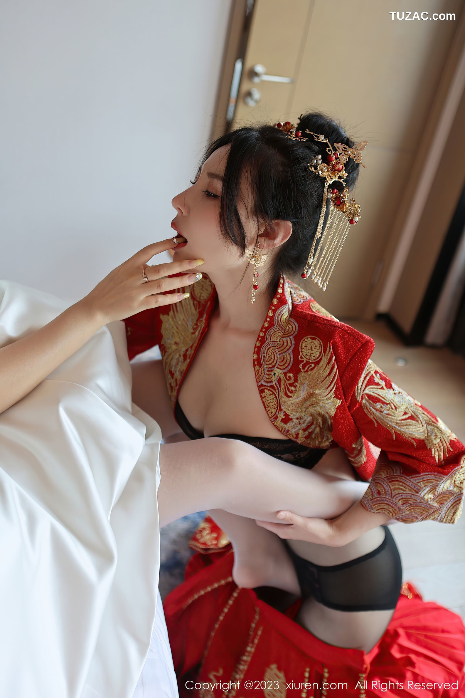 XiuRen秀人网-6957-曼柔-性感内衣原色丝袜-2023.06.21