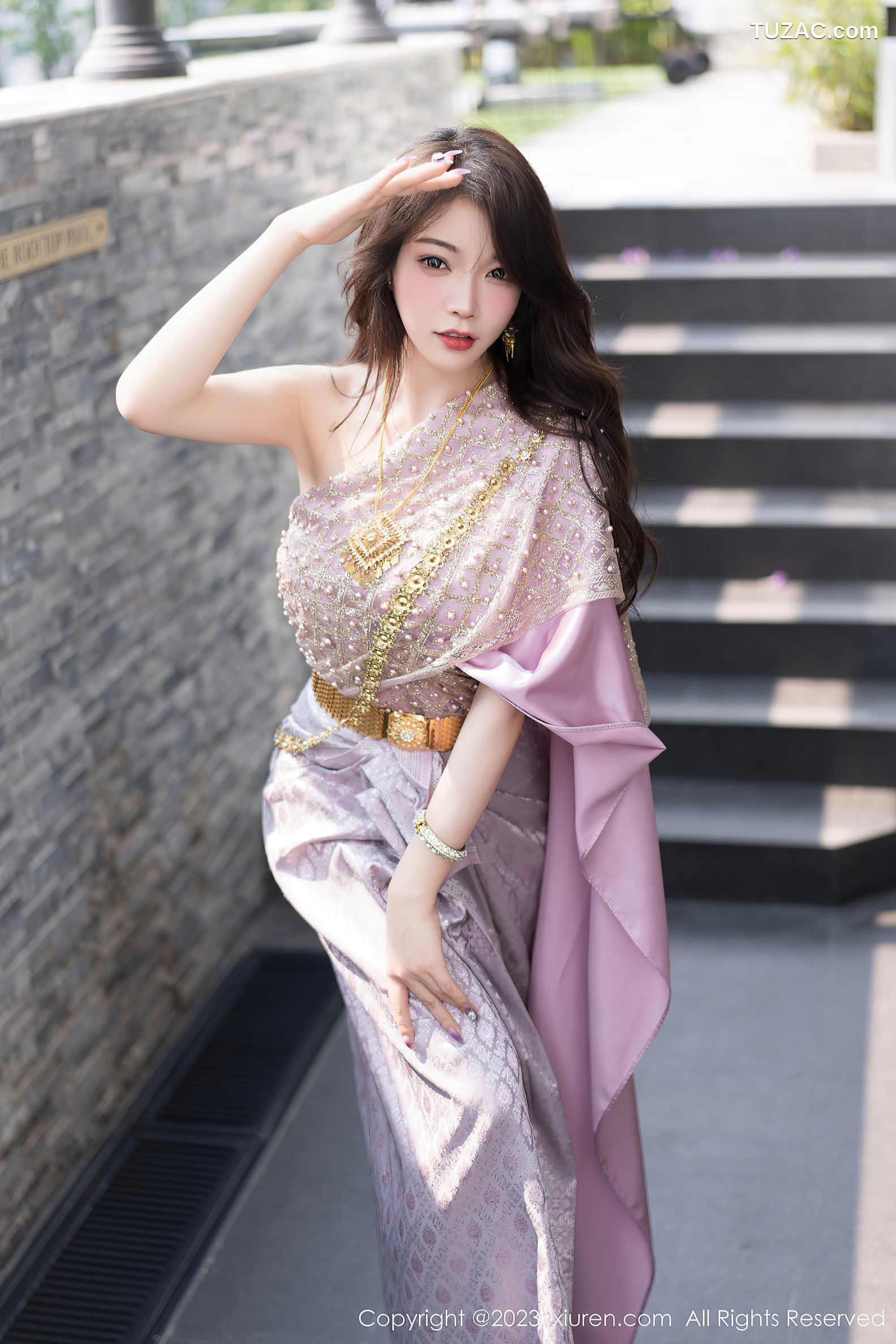 XiuRen秀人网-7164-徐莉芝Booty-淡紫色长裙金色珠链内裤-2023.07.31