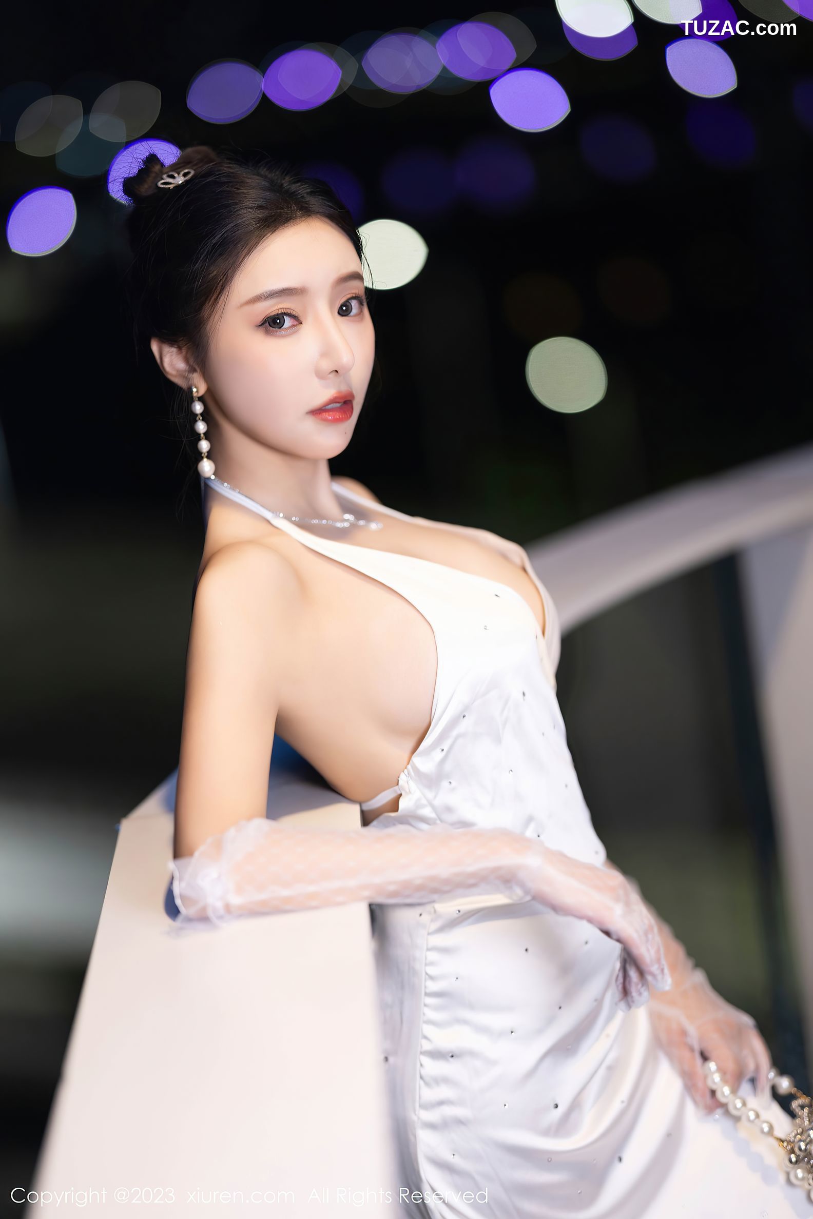 XiuRen秀人网-7256-王馨瑶yanni-安吉旅拍-白纱长裙黑色蕾丝情趣内衣黑丝-2023.08.18