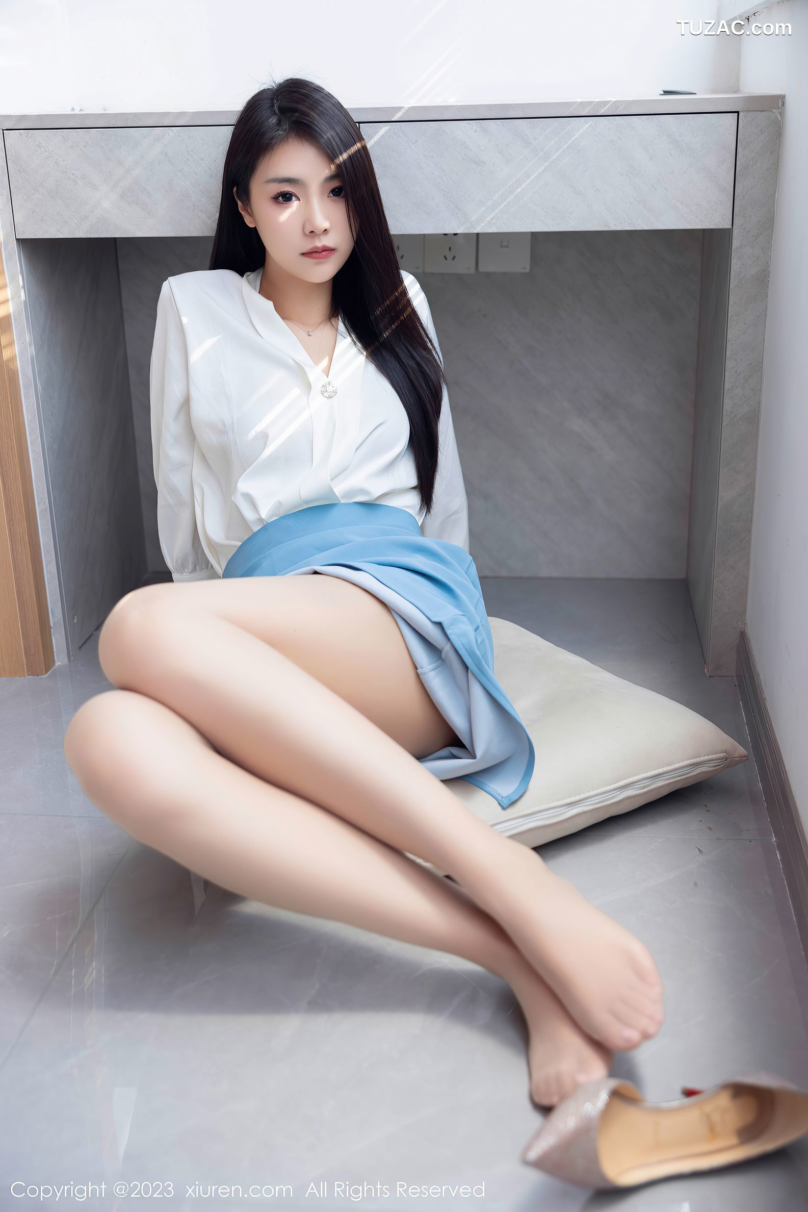 XiuRen秀人网-7314-可樂Vicky-白衬衫蓝短裙-2023.08.31