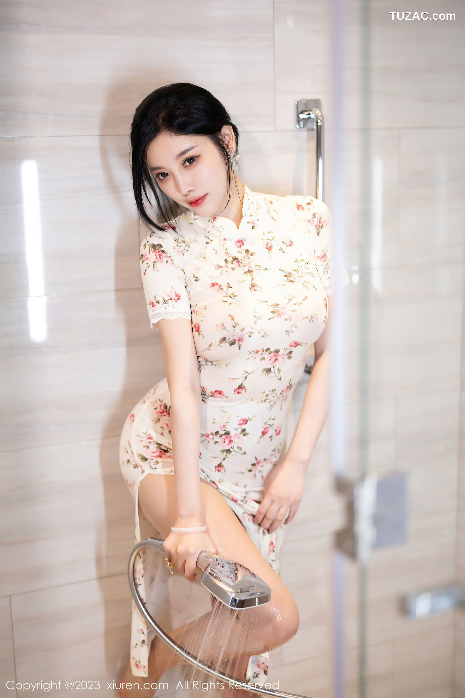 XiuRen秀人网-7363-杨晨晨Yome-白色红碎花旗袍浴室湿身-2023.09.08