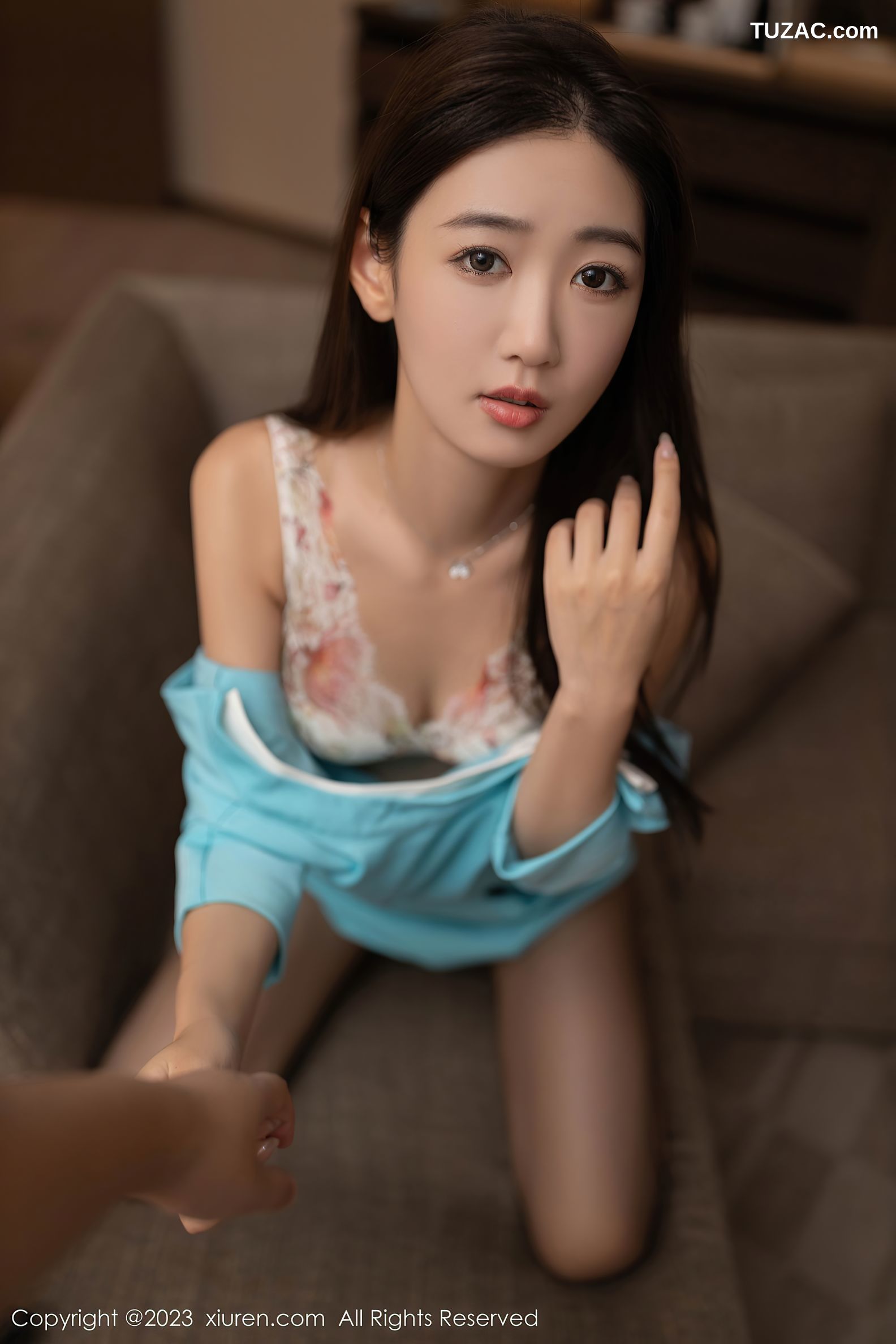 XiuRen秀人网-7516-唐安琪-蓝色空姐制服黑丝-2023.10.16