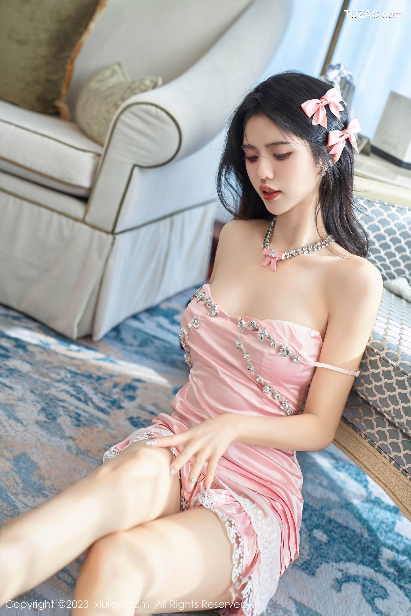 XiuRen秀人网-7595-浅浅Danny-粉色连衣短裙-2023.11.01