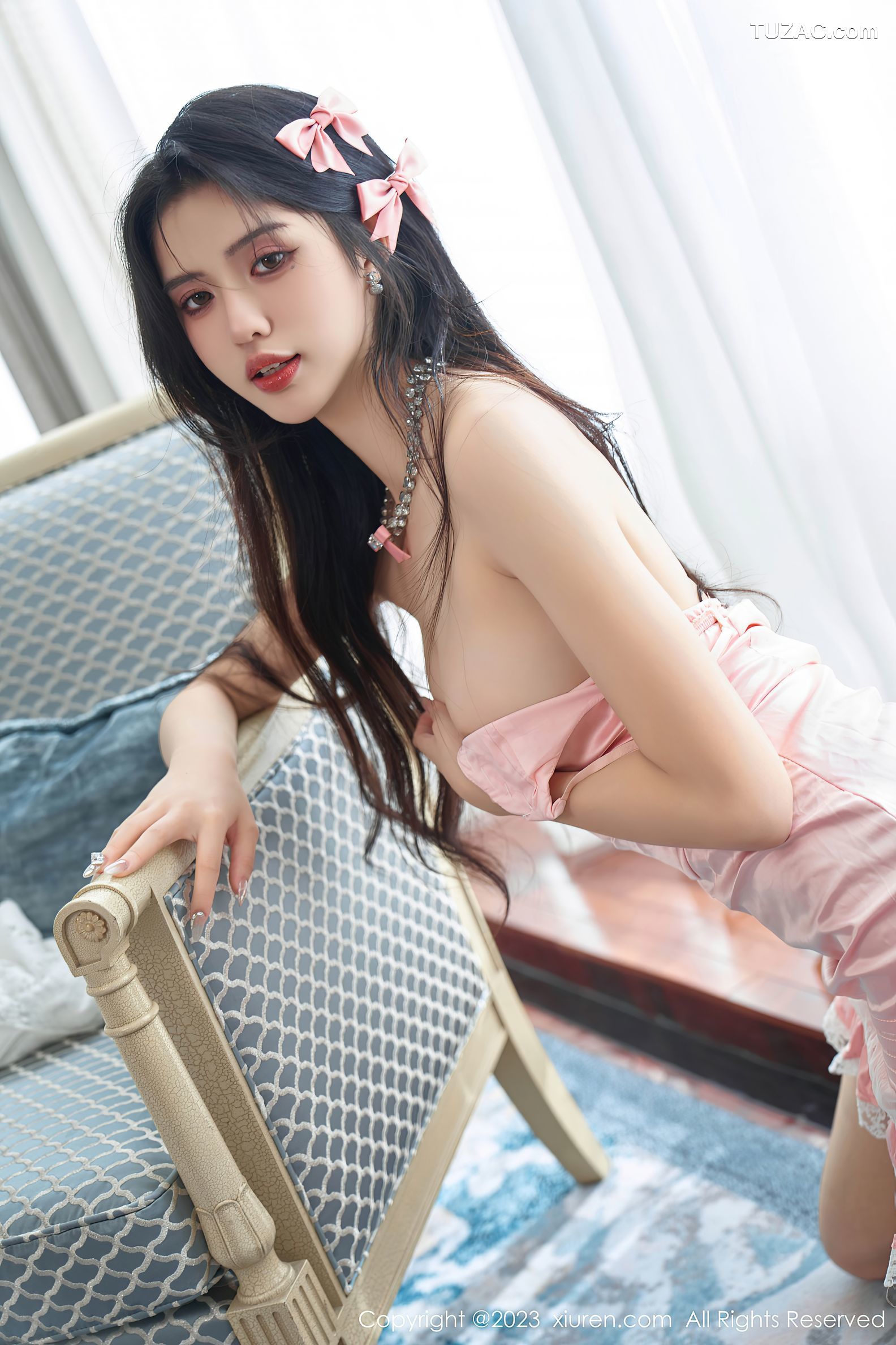 XiuRen秀人网-7595-浅浅Danny-粉色连衣短裙-2023.11.01