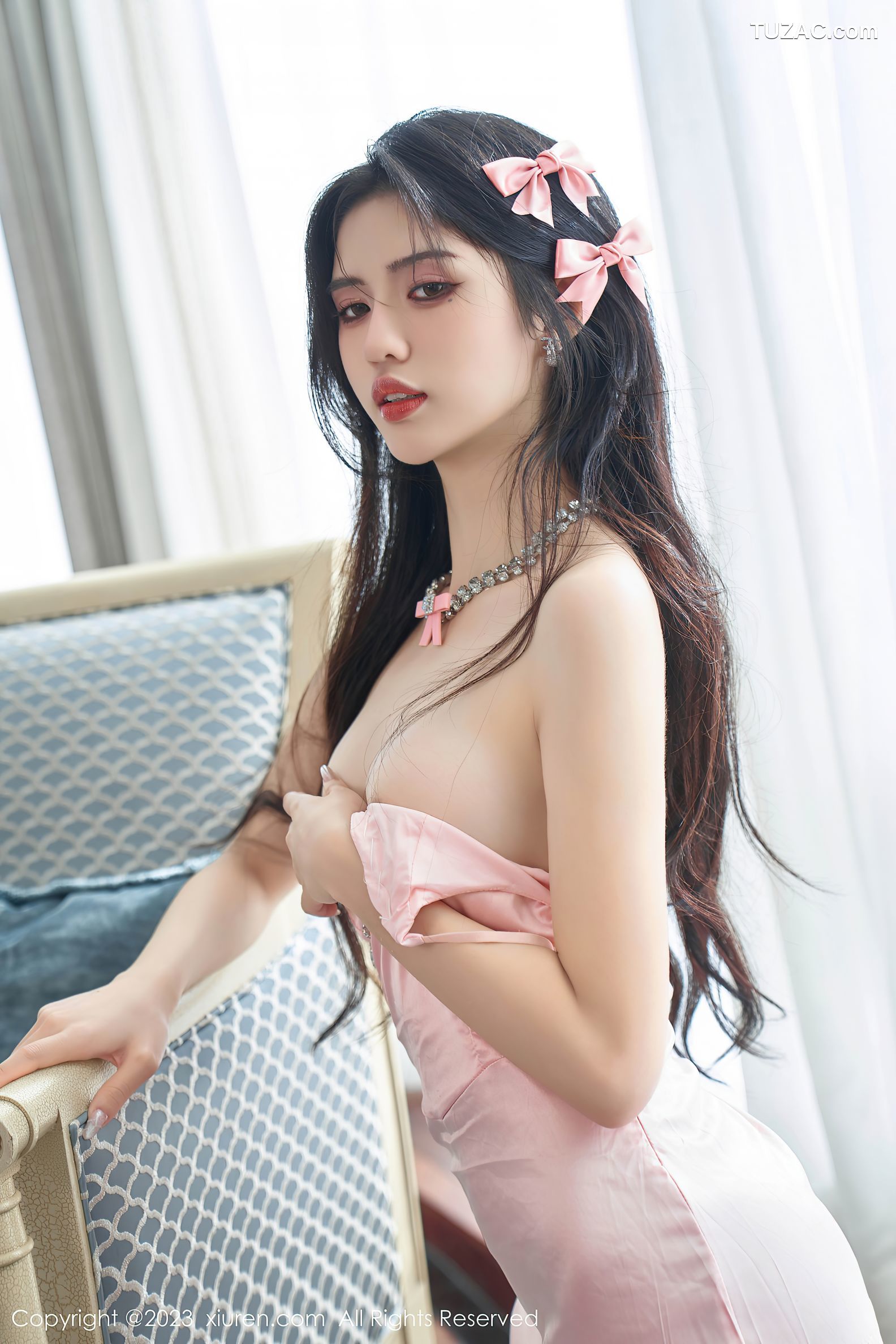 XiuRen秀人网-7595-浅浅Danny-粉色连衣短裙-2023.11.01
