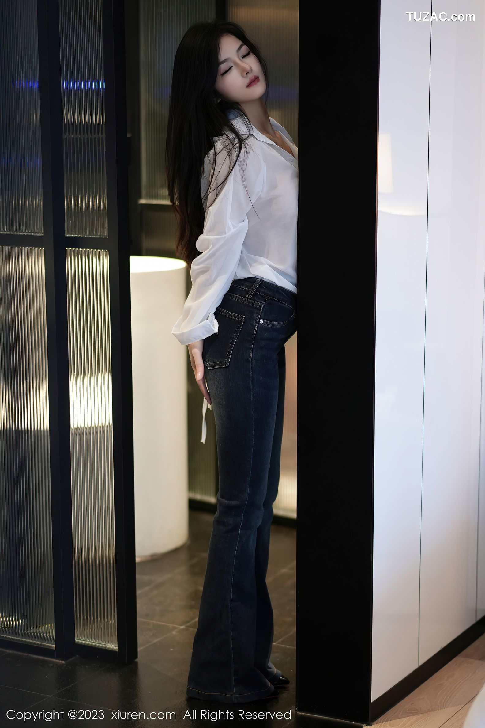 XiuRen秀人网-7645-谭小灵-白衬衫黑色牛仔裤黑丝浴缸爆乳-2023.11.10
