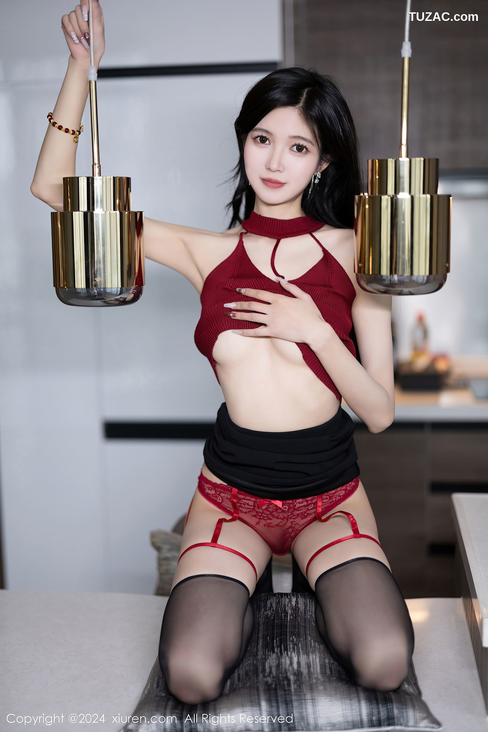 XiuRen秀人网-7946-程程程-红色吊带黑短裙黑丝-红色情趣内衣-2024.01.11