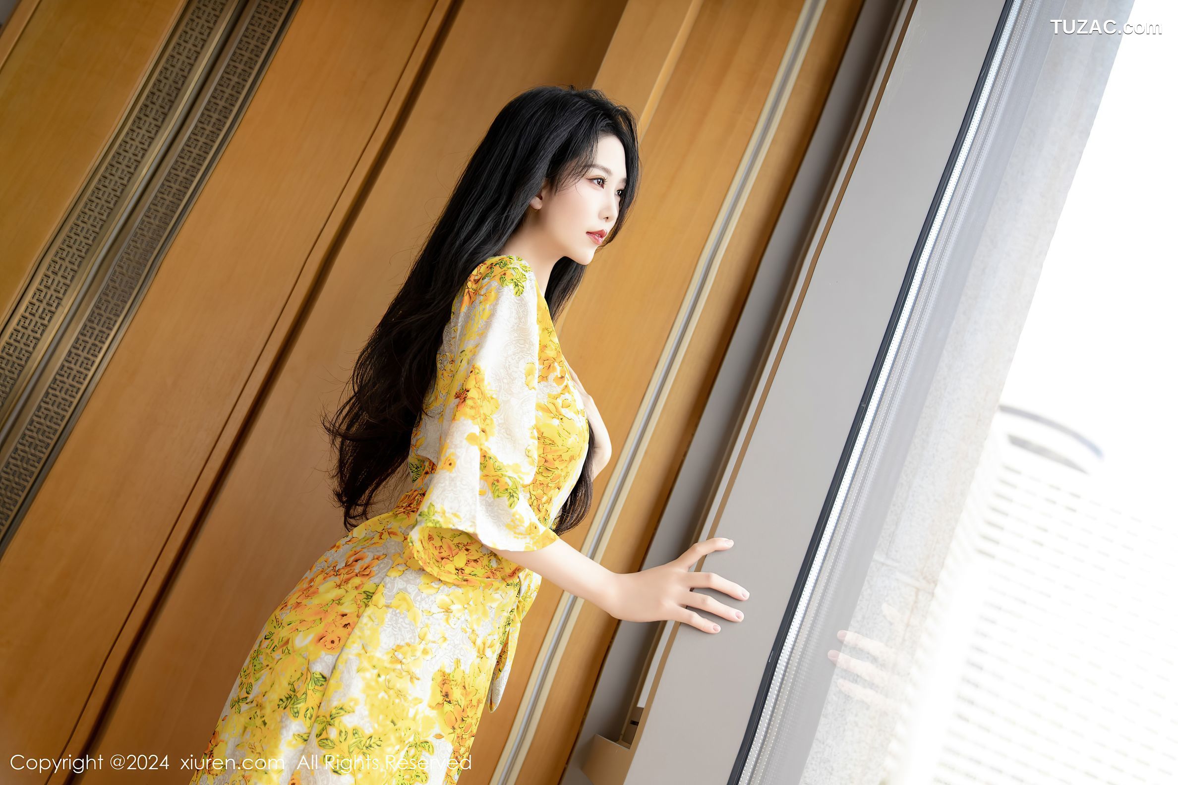 XiuRen秀人网-7981-利世-黄色印花连衣长裙白色内衣-2024.01.18