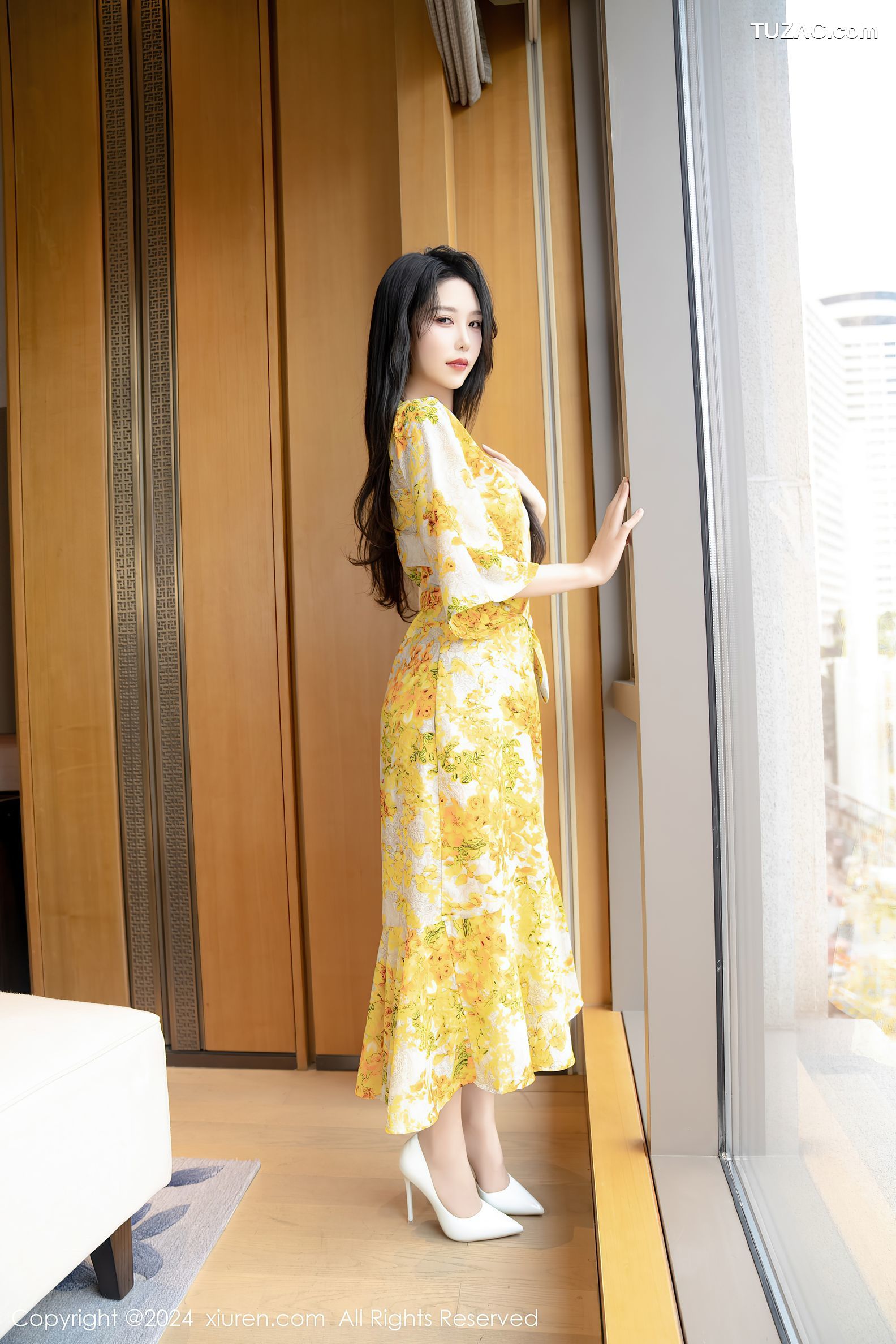 XiuRen秀人网-7981-利世-黄色印花连衣长裙白色内衣-2024.01.18