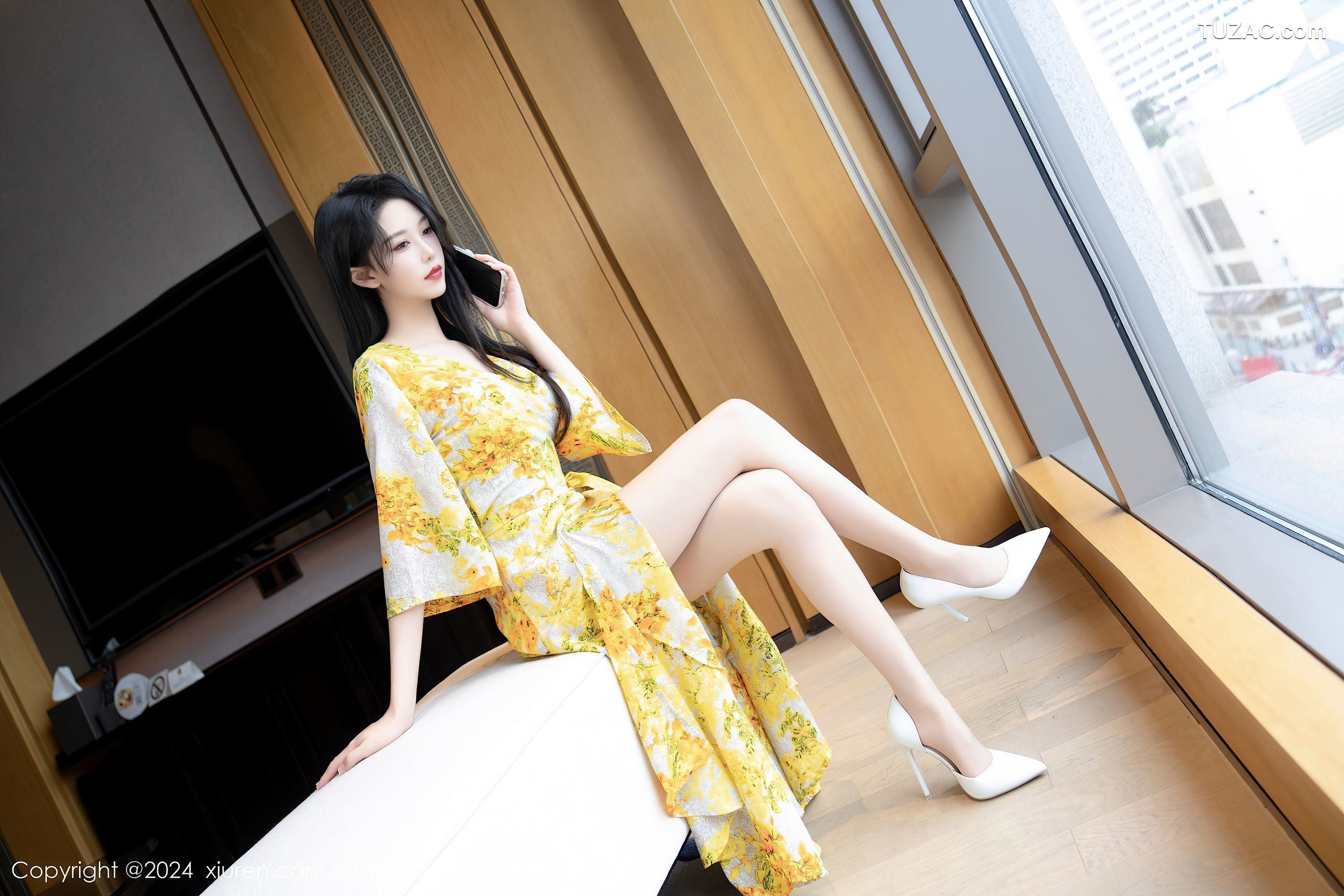 XiuRen秀人网-7981-利世-黄色印花连衣长裙白色内衣-2024.01.18