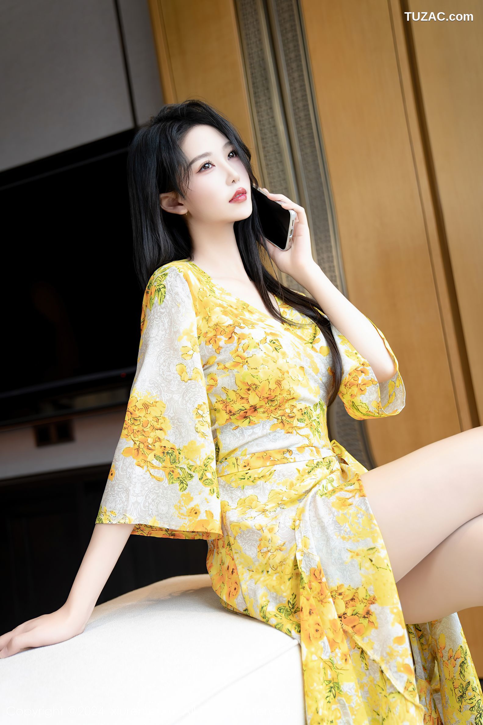 XiuRen秀人网-7981-利世-黄色印花连衣长裙白色内衣-2024.01.18