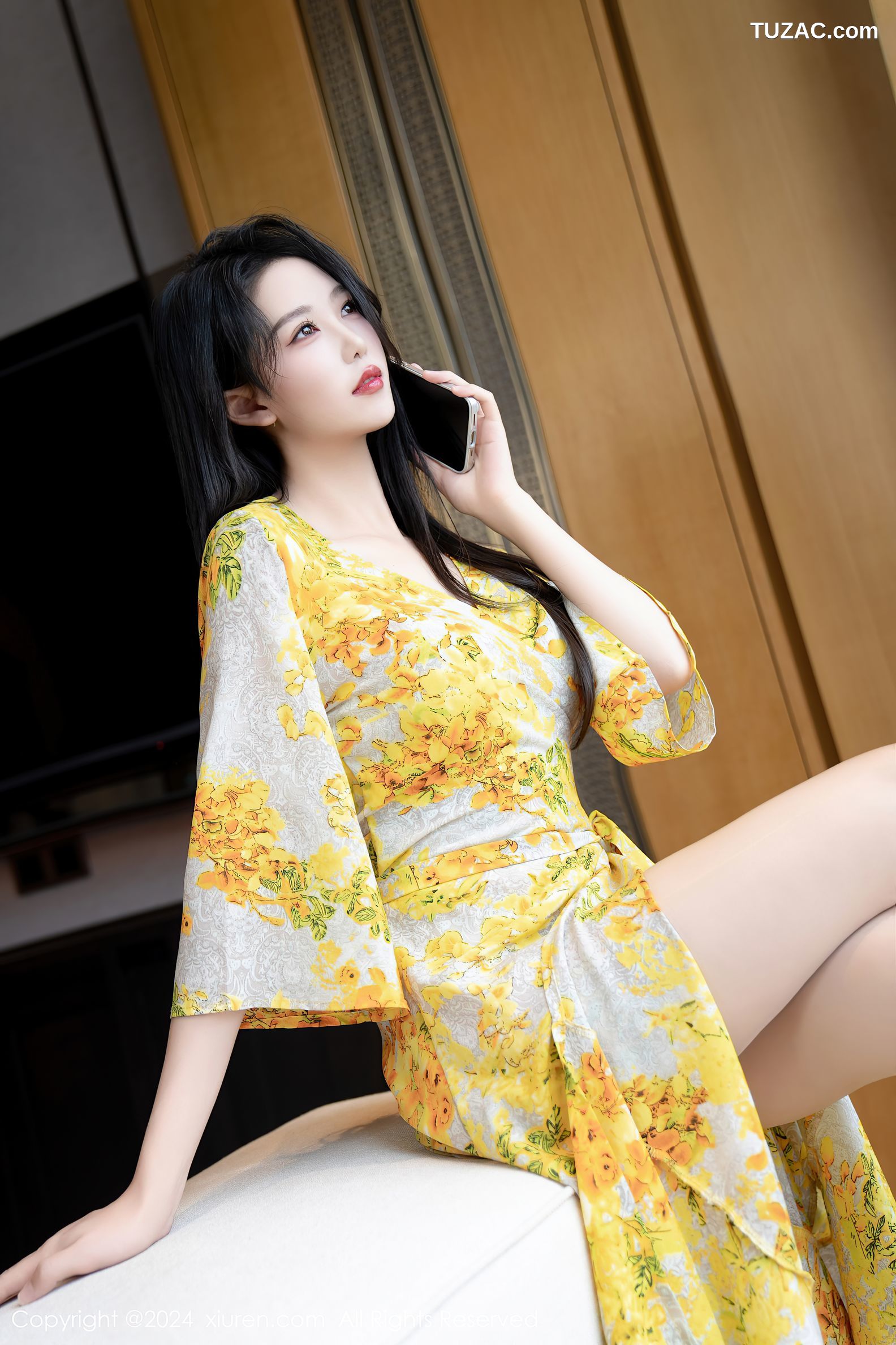 XiuRen秀人网-7981-利世-黄色印花连衣长裙白色内衣-2024.01.18