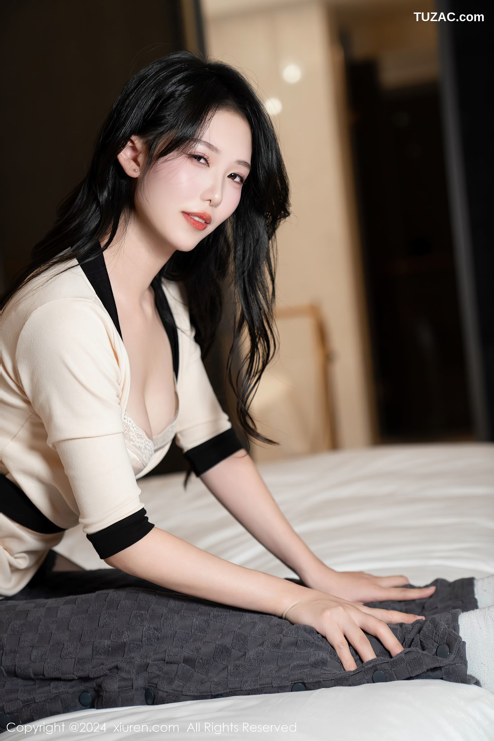 XiuRen秀人网-8019-利世-女技师白色制服裙黑丝-2024.01.25