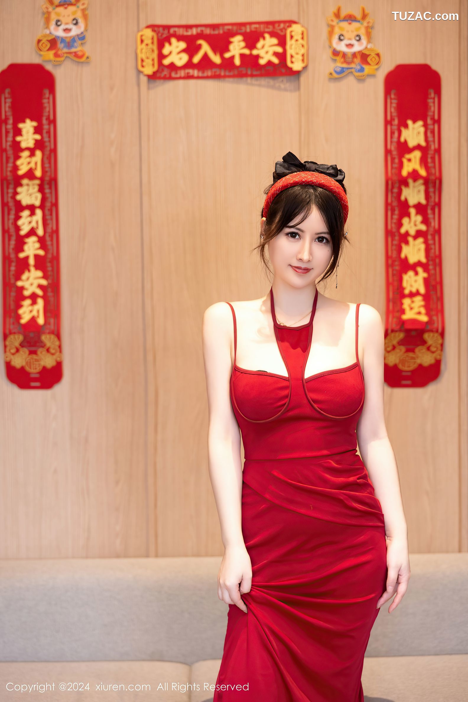 XiuRen秀人网-8078-诗诗kiki-新年主题红裙黑丝爆乳-2024.02.06