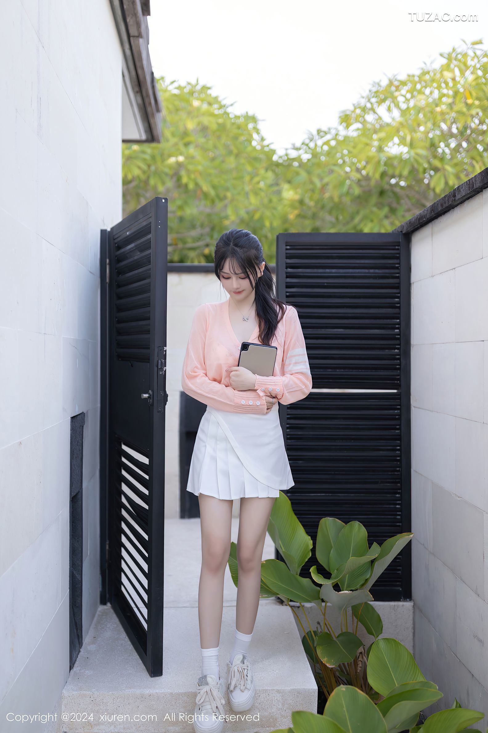 XiuRen秀人网-8138-幼幼-粉色上衣白短裙爆乳-2024.02.23