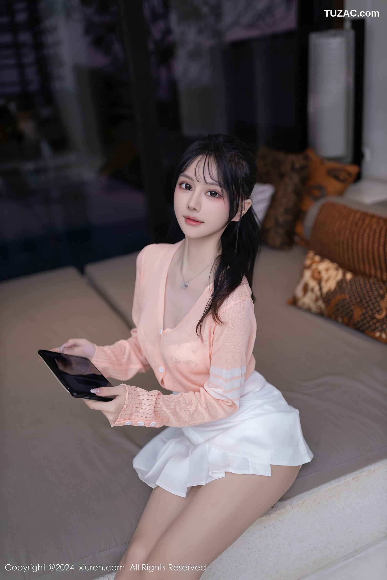 XiuRen秀人网-8138-幼幼-粉色上衣白短裙爆乳-2024.02.23