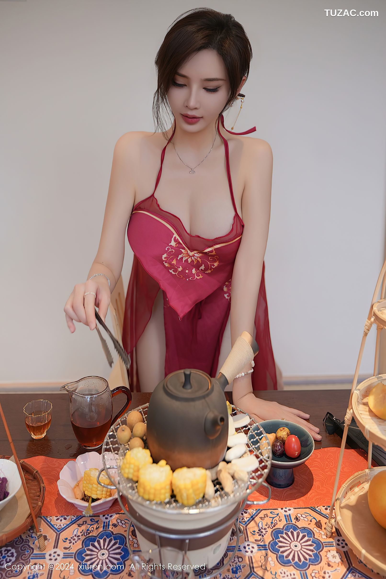 XiuRen秀人网-8144-Carol周妍希X-三亚心愿旅拍-古风红肚兜红纱裙肉丝爆乳-2024.02.27
