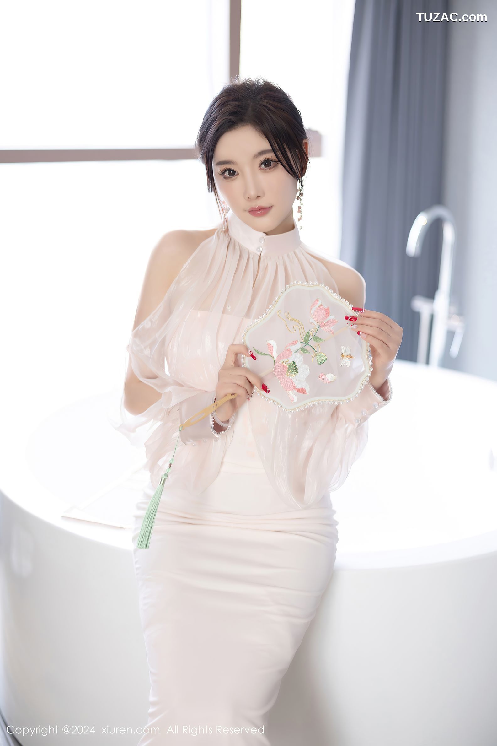 XiuRen秀人网-8294-杨晨晨Yome-白色裙装浅粉色情趣内衣-2024.03.26