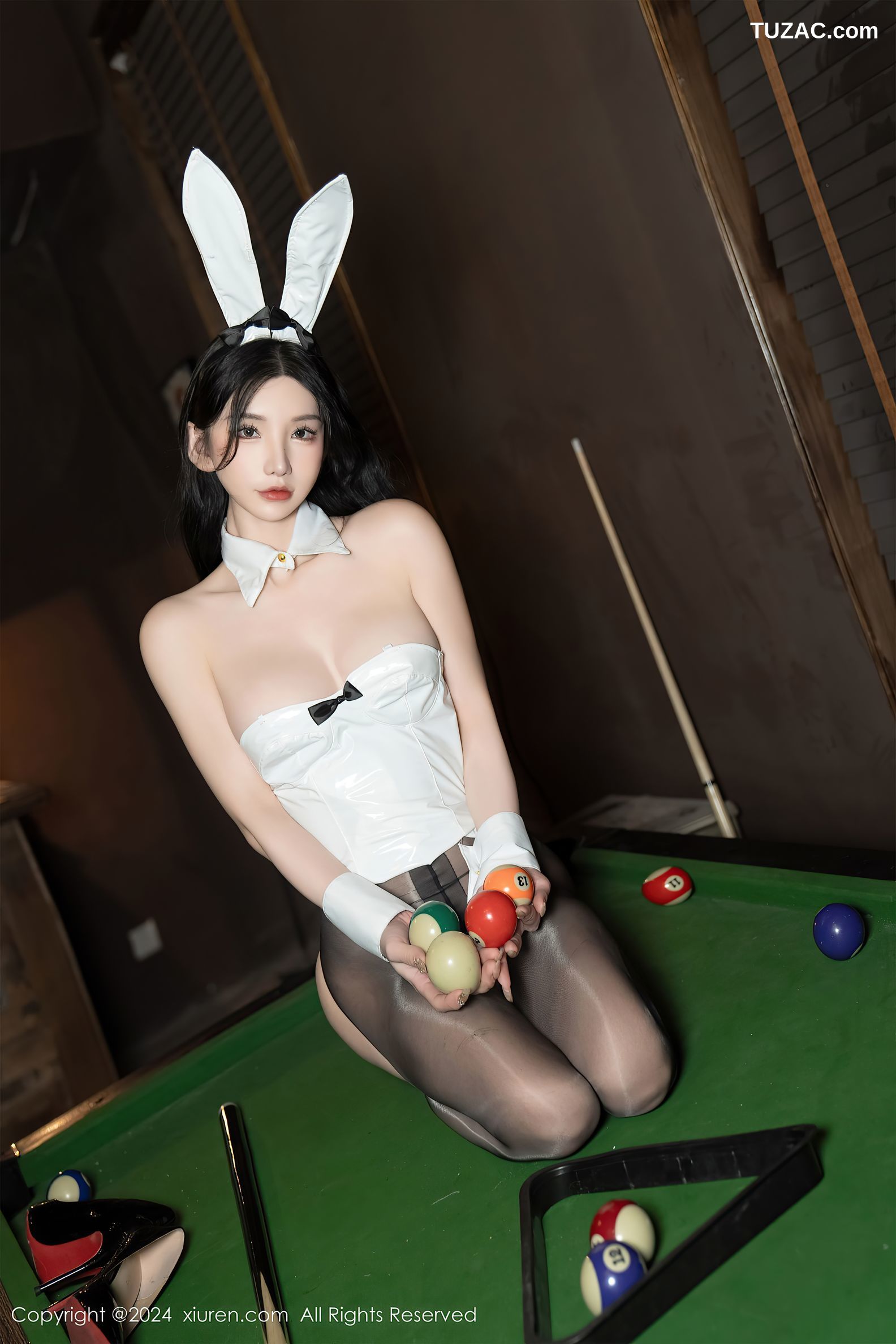 XiuRen秀人网-8318-周于希Sally-主题《赌约“赢家进洞”》白色兔女郎装黑丝爆乳-2024.03.29