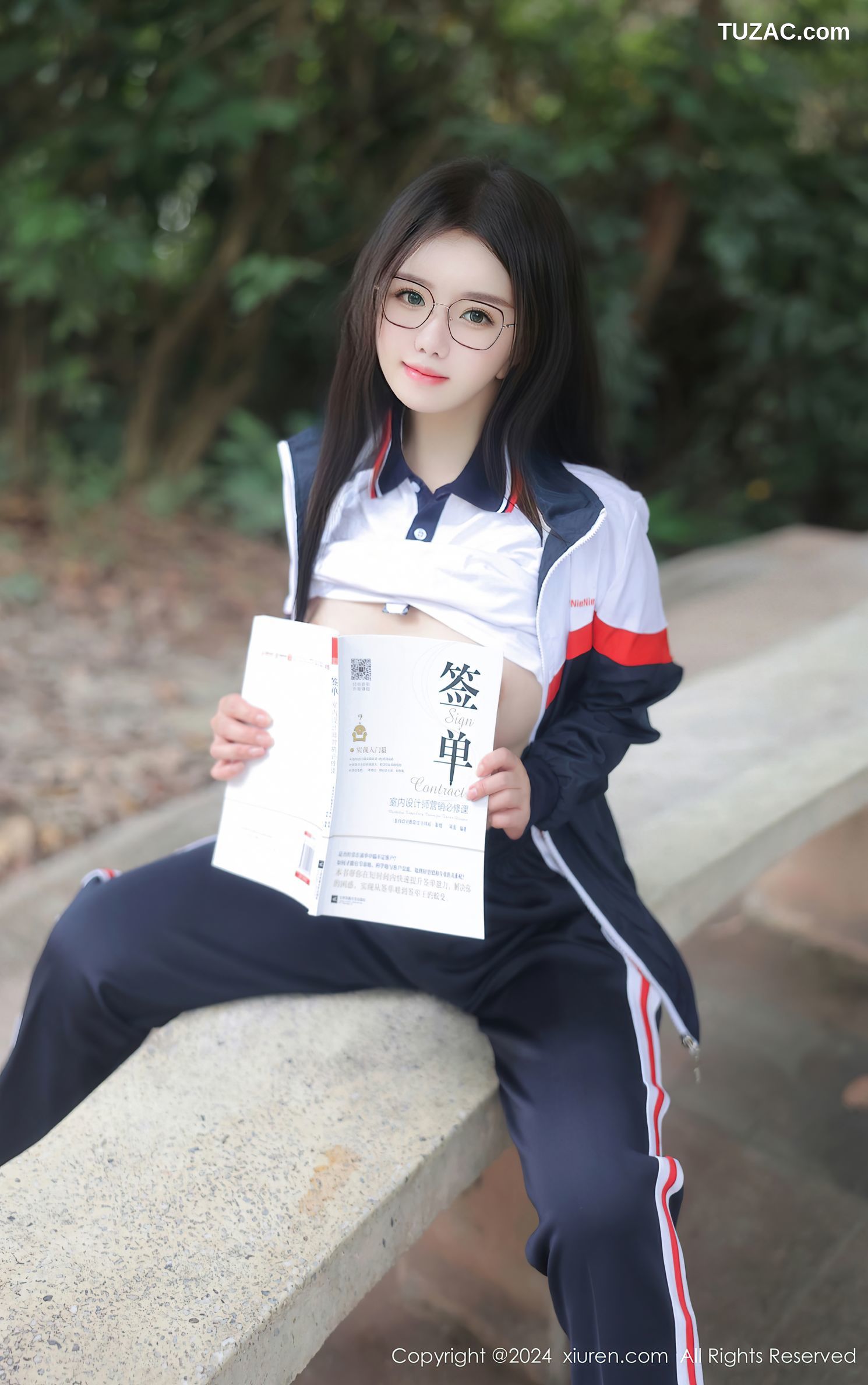XiuRen秀人网-8335-小薯条nienie-澳门旅拍-灰白学生运动装爆乳调教-2024.04.02