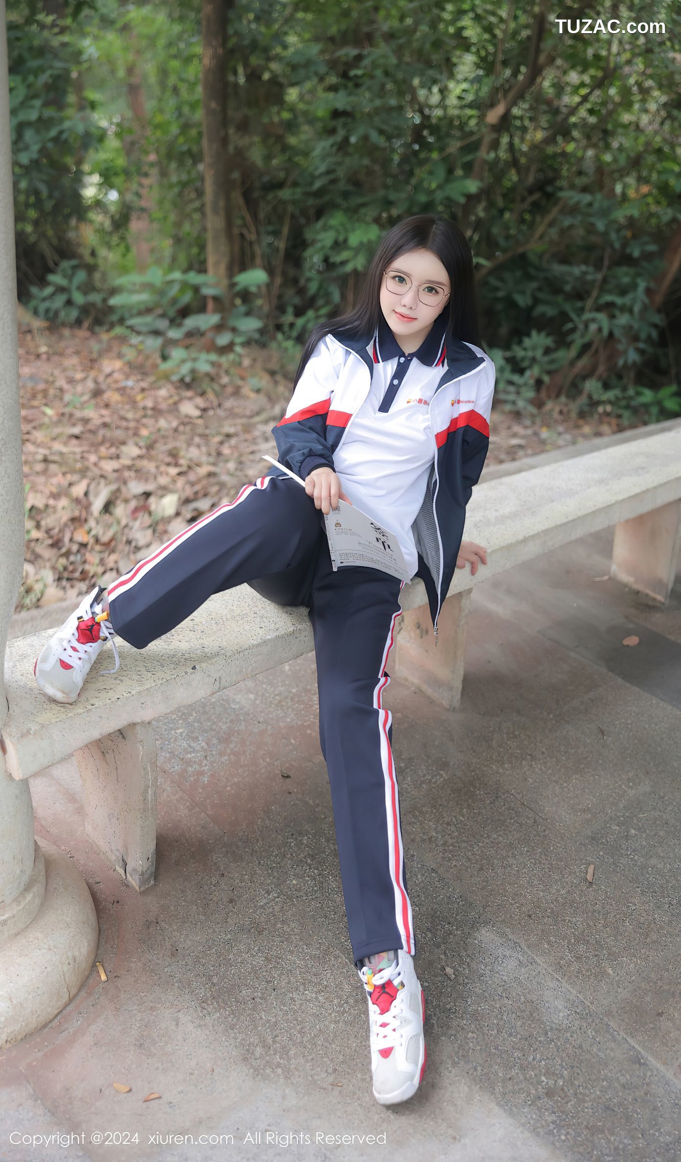 XiuRen秀人网-8335-小薯条nienie-澳门旅拍-灰白学生运动装爆乳调教-2024.04.02