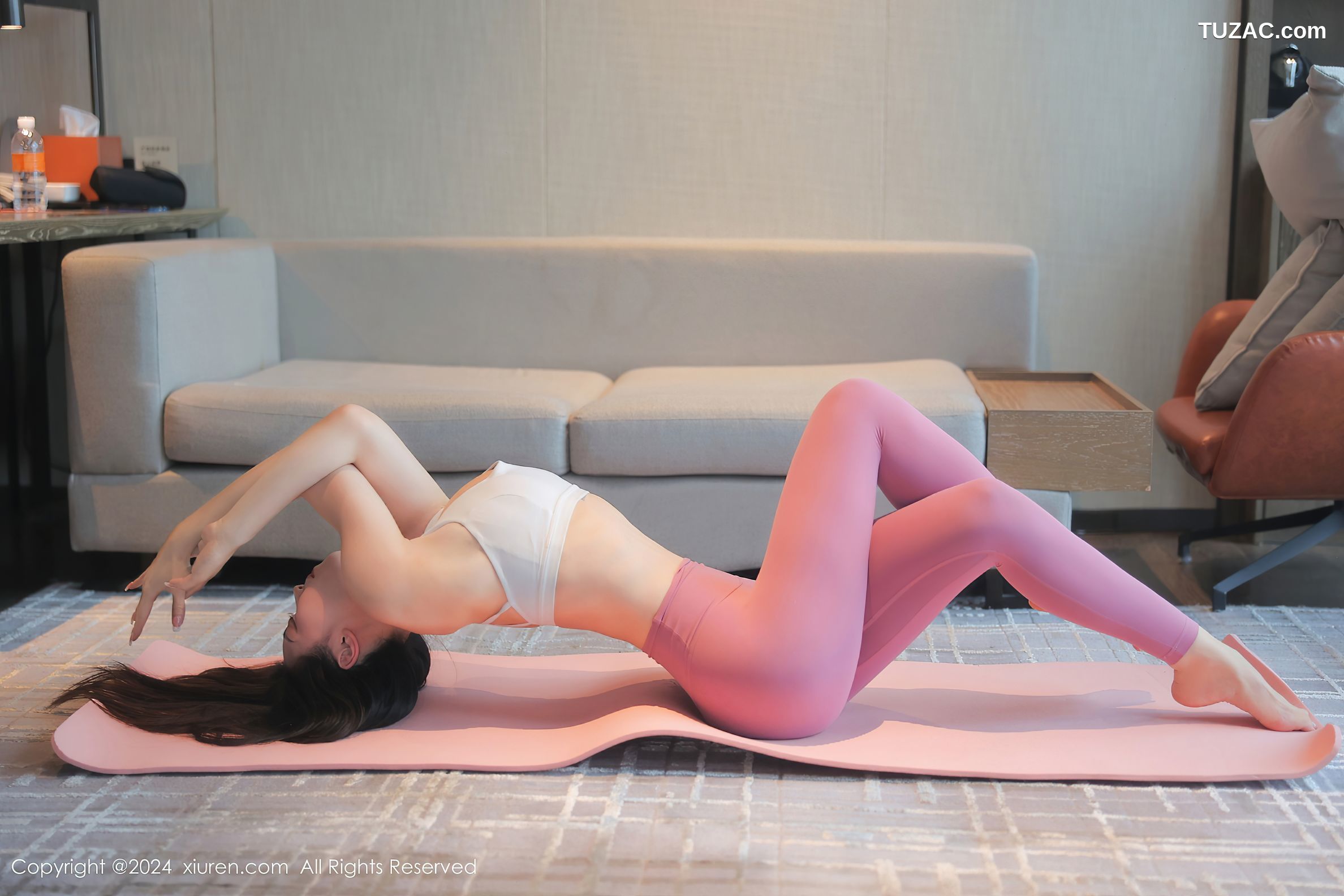 XiuRen秀人网-8336-清妙-白背心粉色瑜伽裤爆乳-2024.04.03
