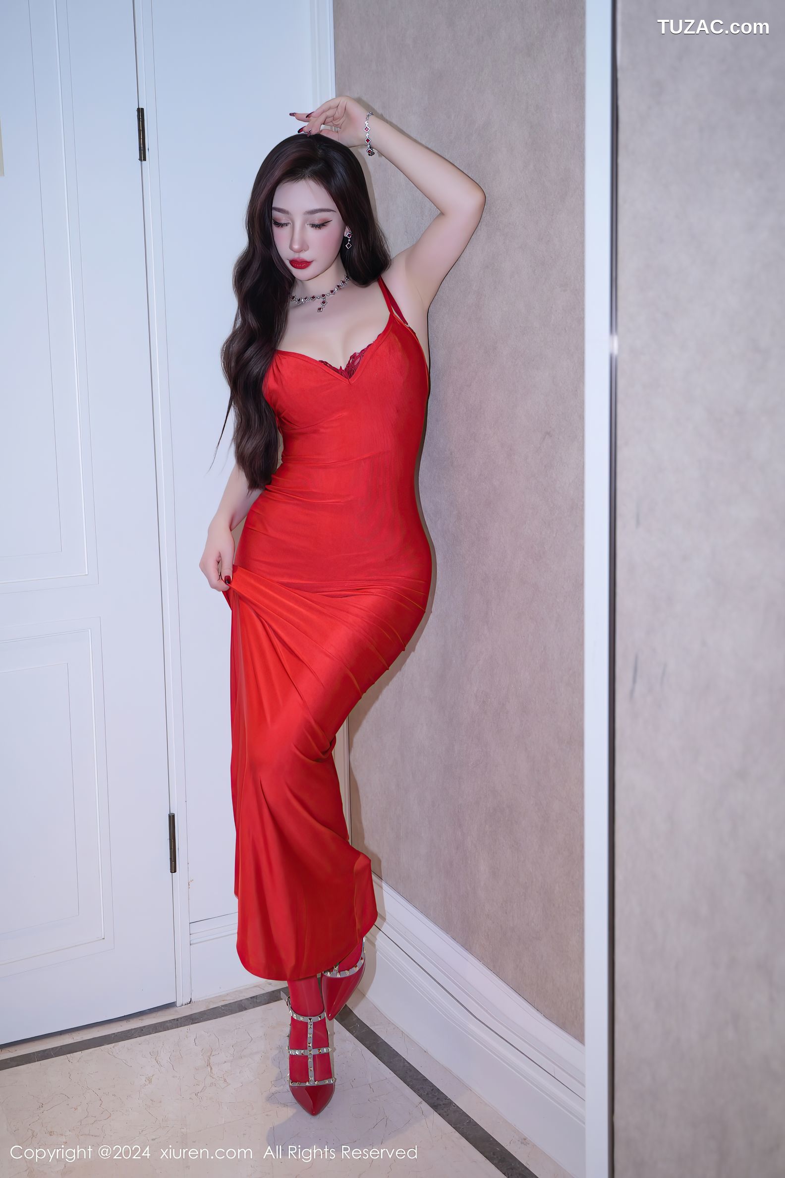 XiuRen秀人网-8406-蕾蕾醒了没-红色吊带长裙红色蕾丝内衣红丝-2024.04.17