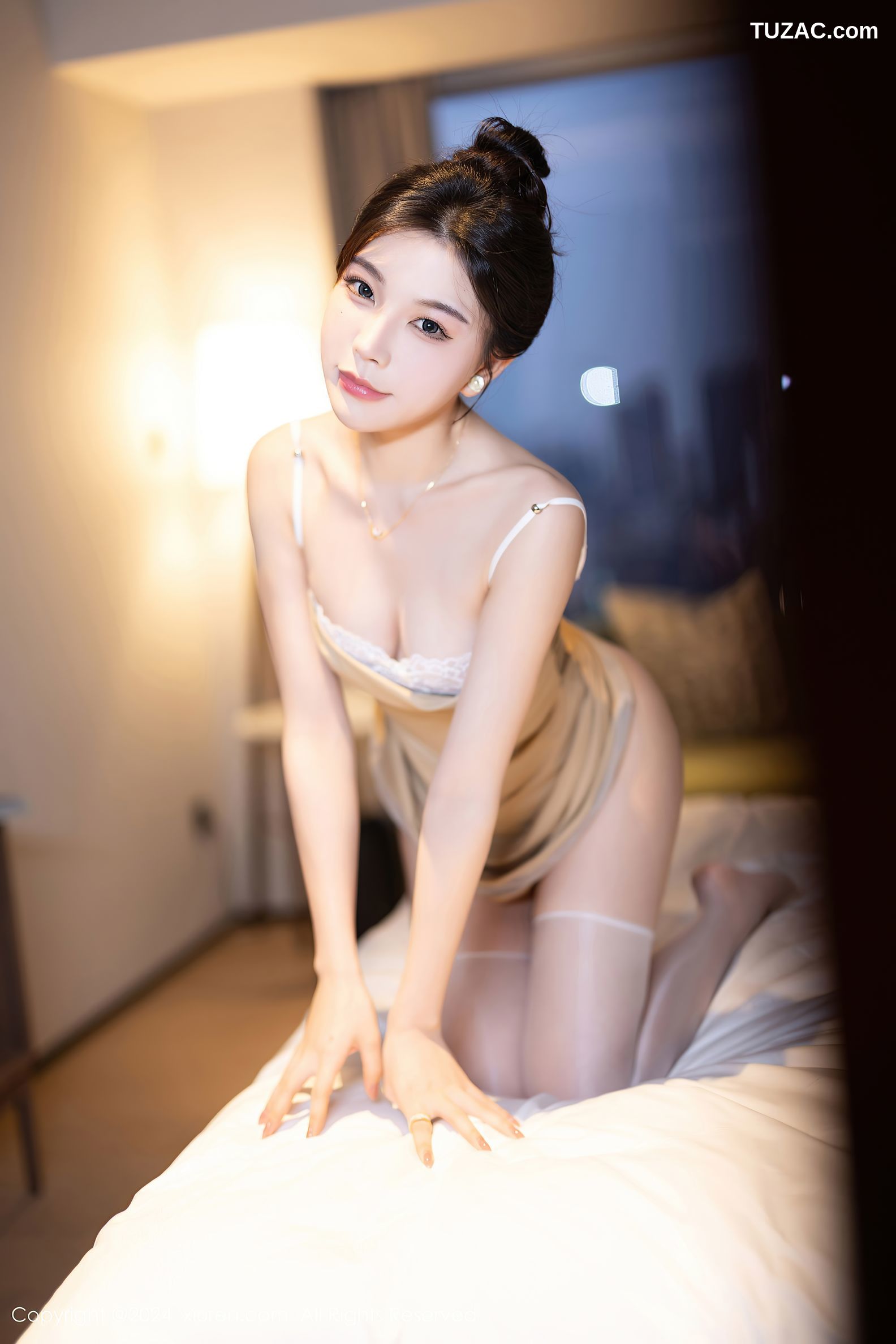 XiuRen秀人网-8491-徐莉芝Booty-杏色连衣短裙白色内衣-2024.05.06