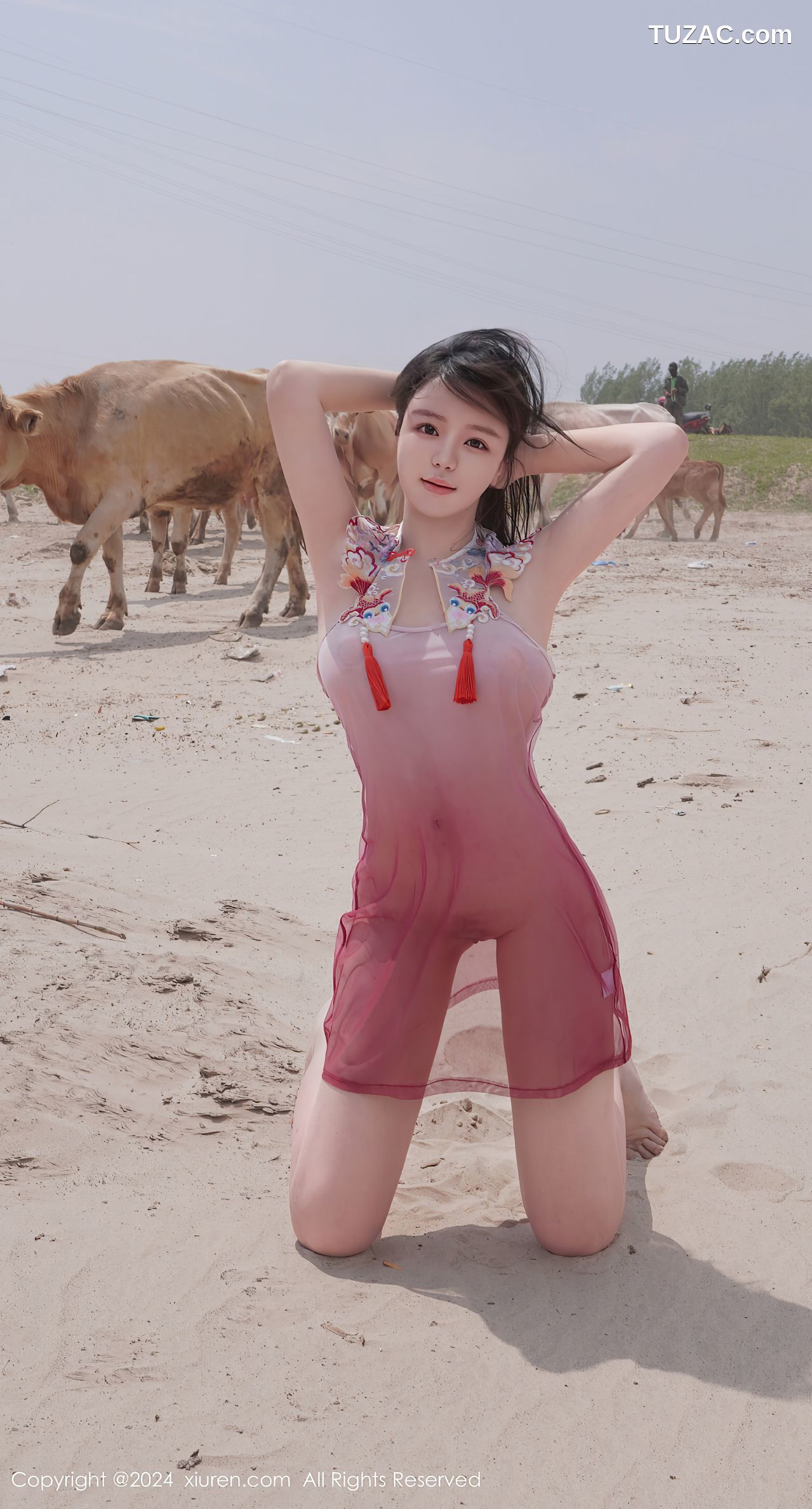 XiuRen秀人网-8777-小薯条nienie-放牛娃户外主题蓝背心短裤凸点-2024.06.28