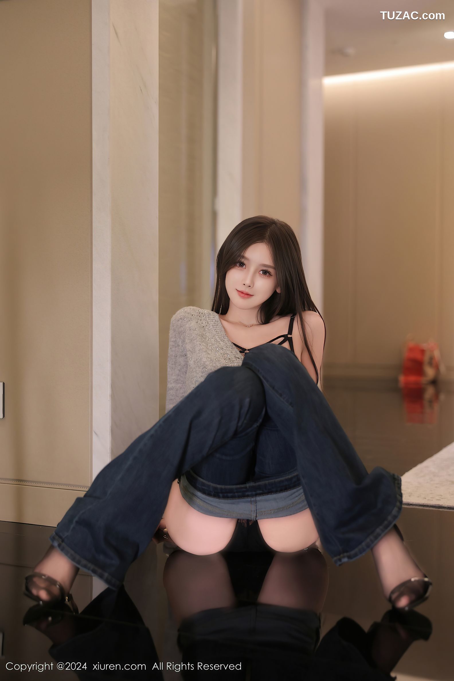 XiuRen秀人网-8806-奶喵喵-浅灰毛衣牛仔裤黑蕾丝情趣内衣1-2024.07.04