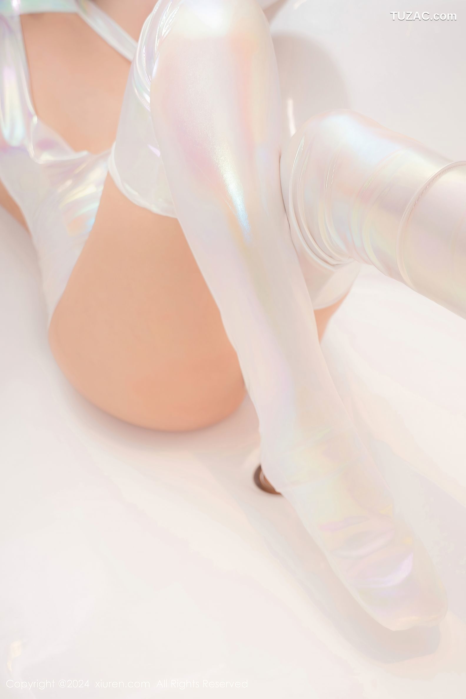 XiuRen秀人网-8840-徐若兮-浴缸场景白色情趣猫女内衣爆乳-2024.07.11