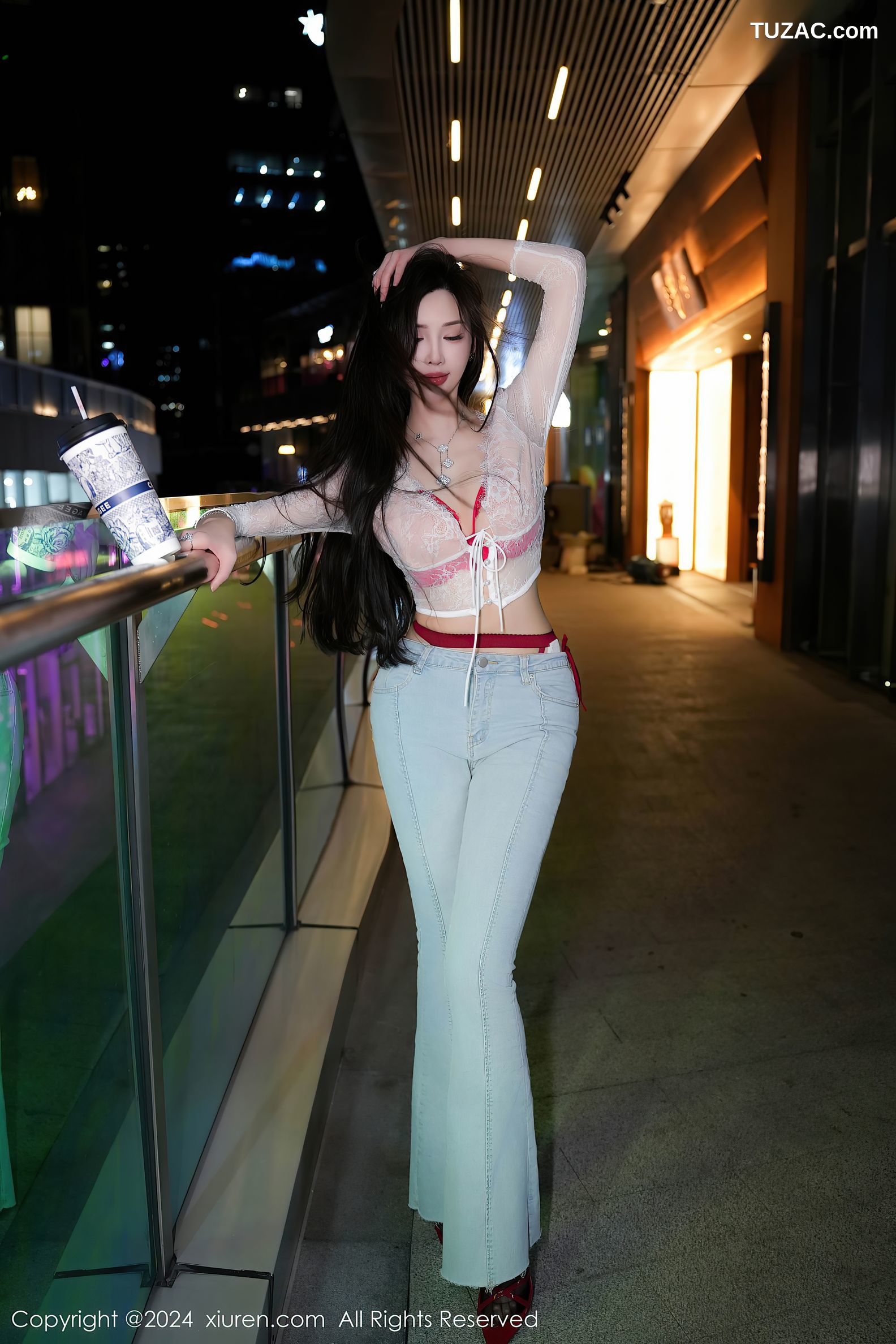 XiuRen秀人网-8846-Carol周妍希-新疆心愿旅拍-牛仔裤白色蕾丝轻透T恤粉红内衣-2024.07.12