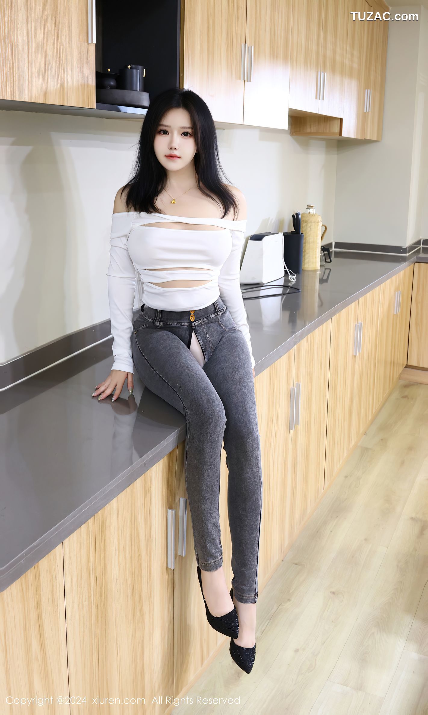 XiuRen秀人网-8853-小薯条nienie-白T牛仔裤-2024.07.12