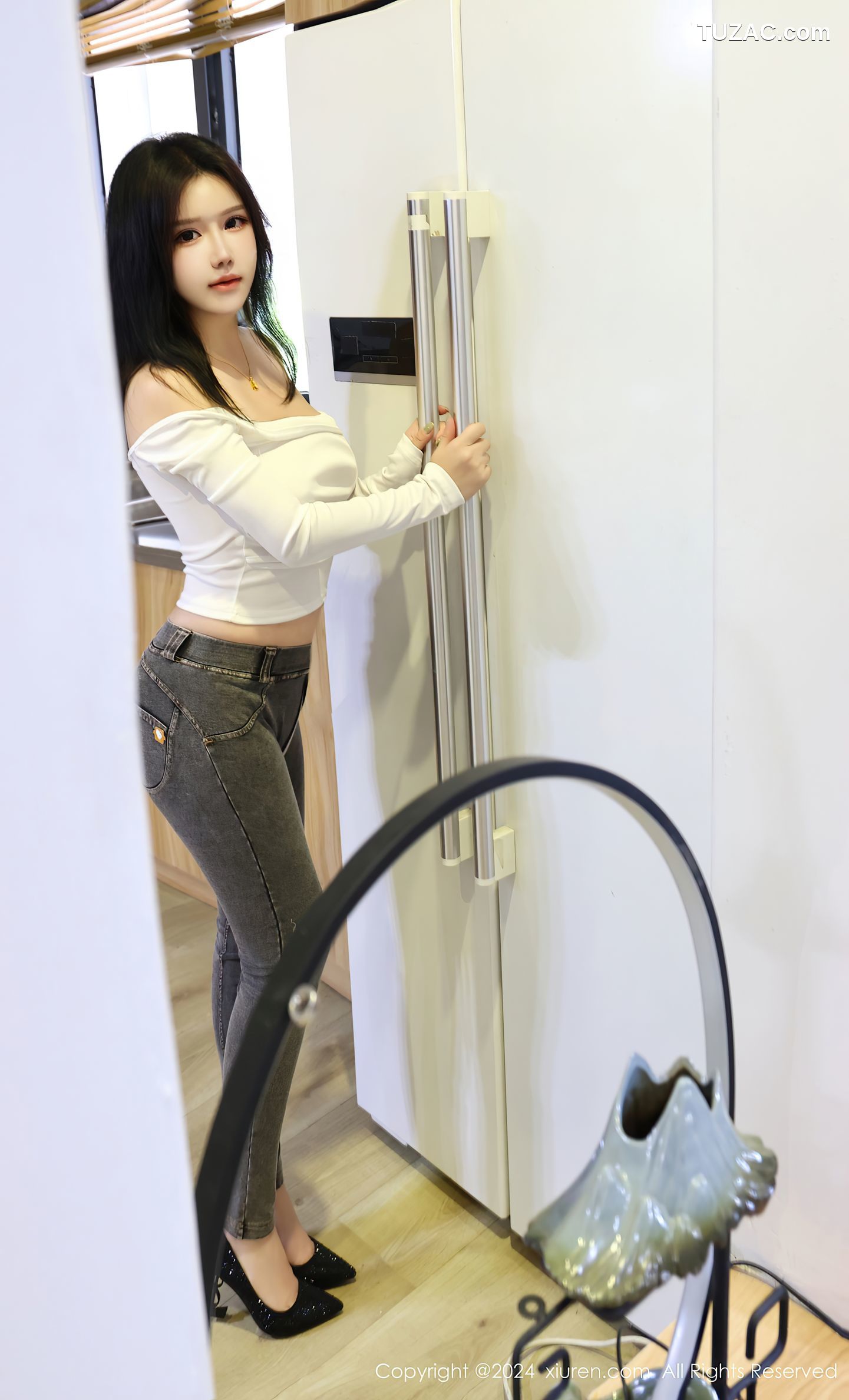 XiuRen秀人网-8853-小薯条nienie-白T牛仔裤-2024.07.12