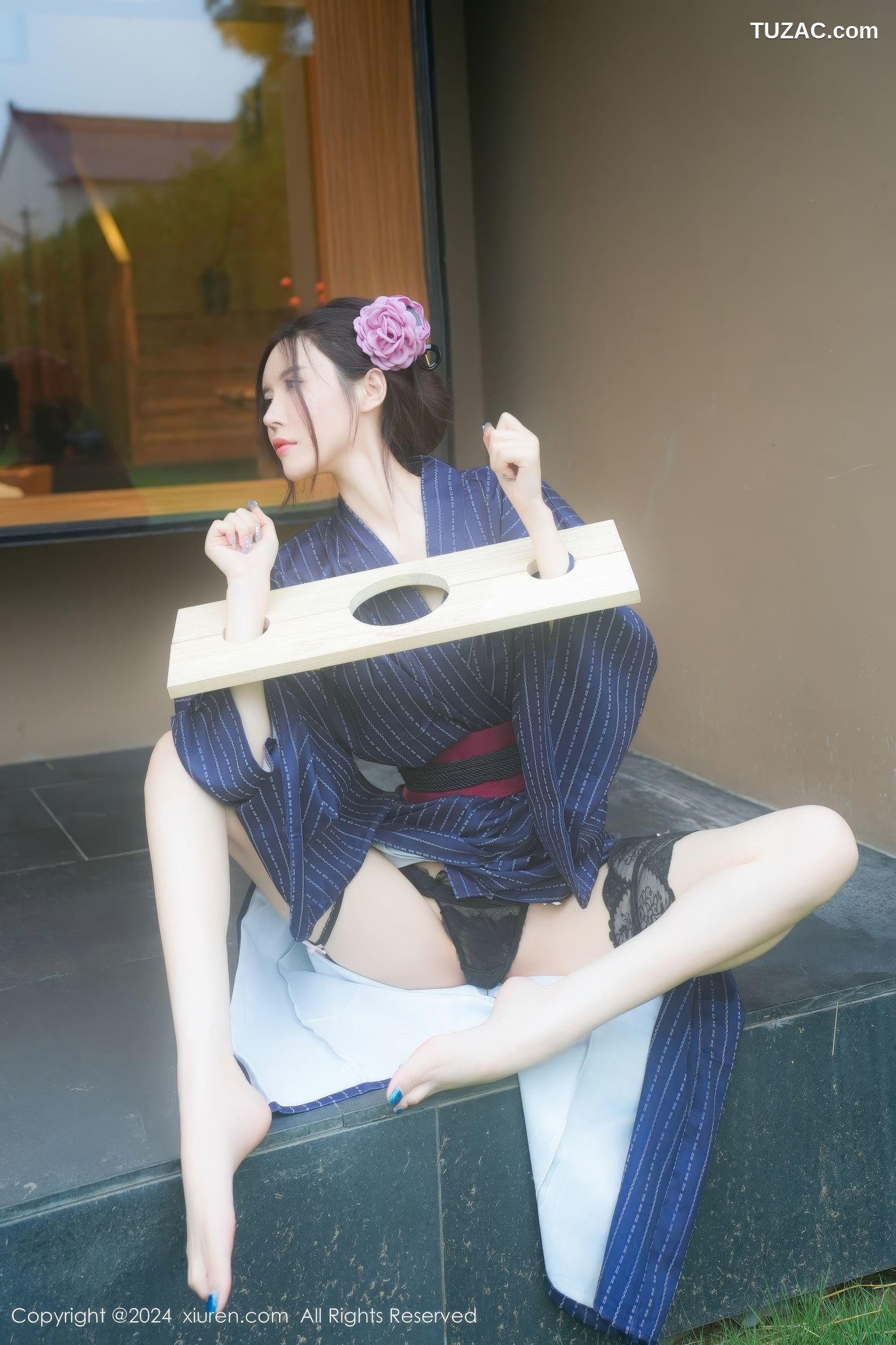 XiuRen秀人网-8928-Erikaki-户外枷锁主题日式条纹和服爆乳露出-2024.07.26