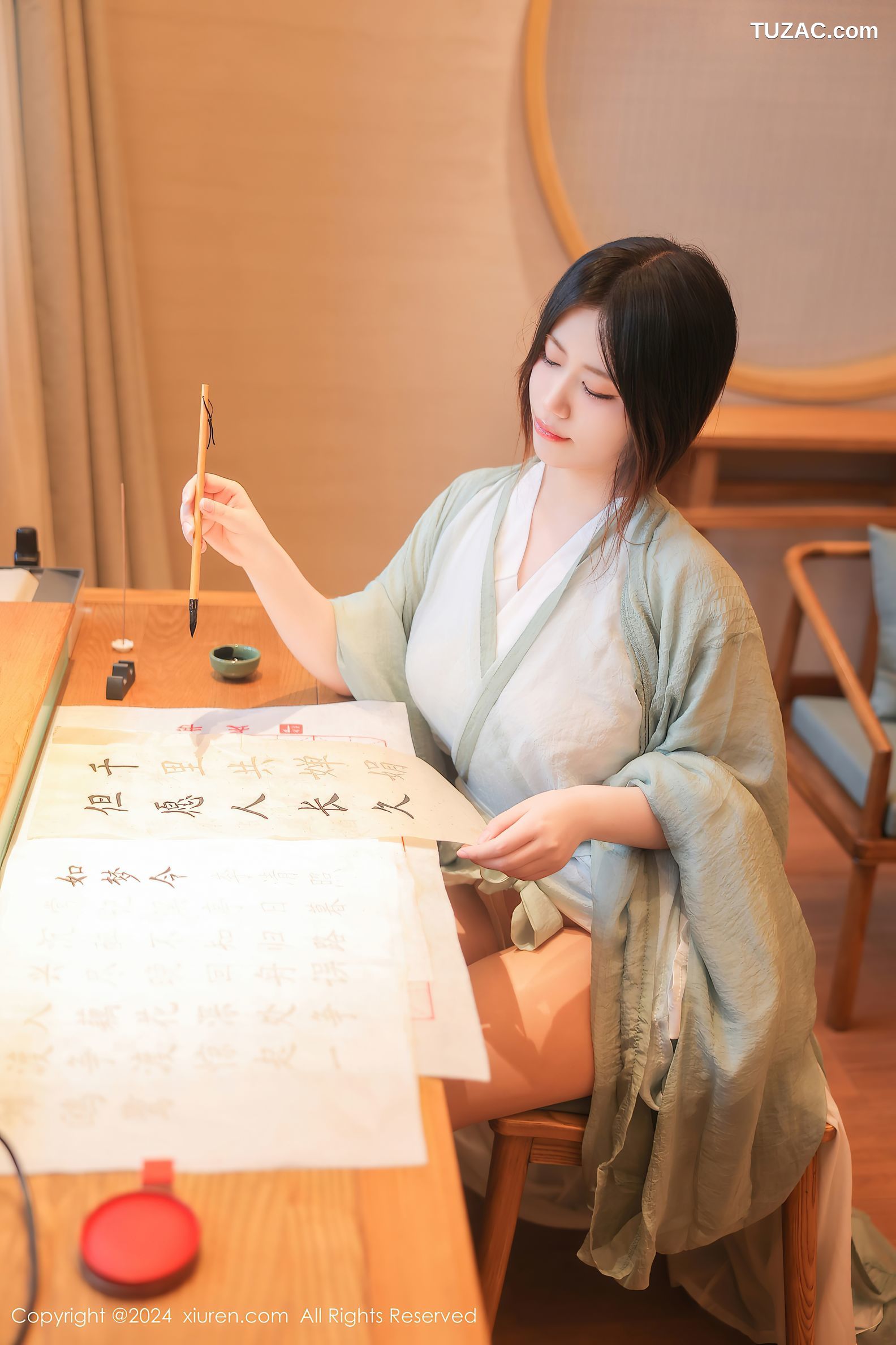 XiuRen秀人网-8937-蛋蛋宝-淡绿古风长衫轻透纱衣爆乳-2024.07.30