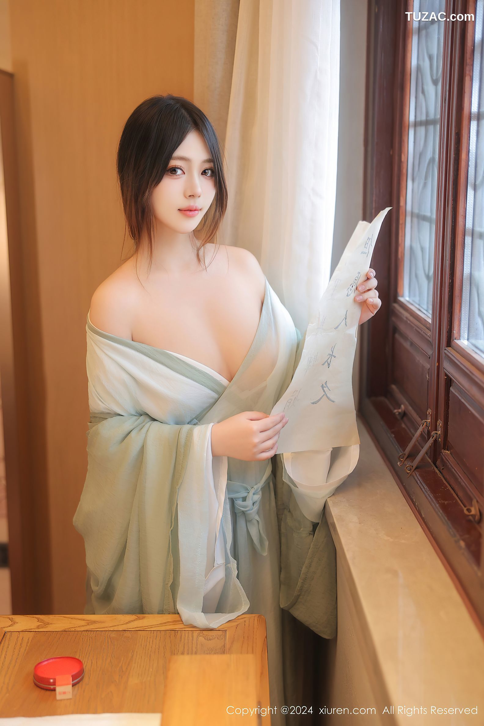 XiuRen秀人网-8937-蛋蛋宝-淡绿古风长衫轻透纱衣爆乳-2024.07.30