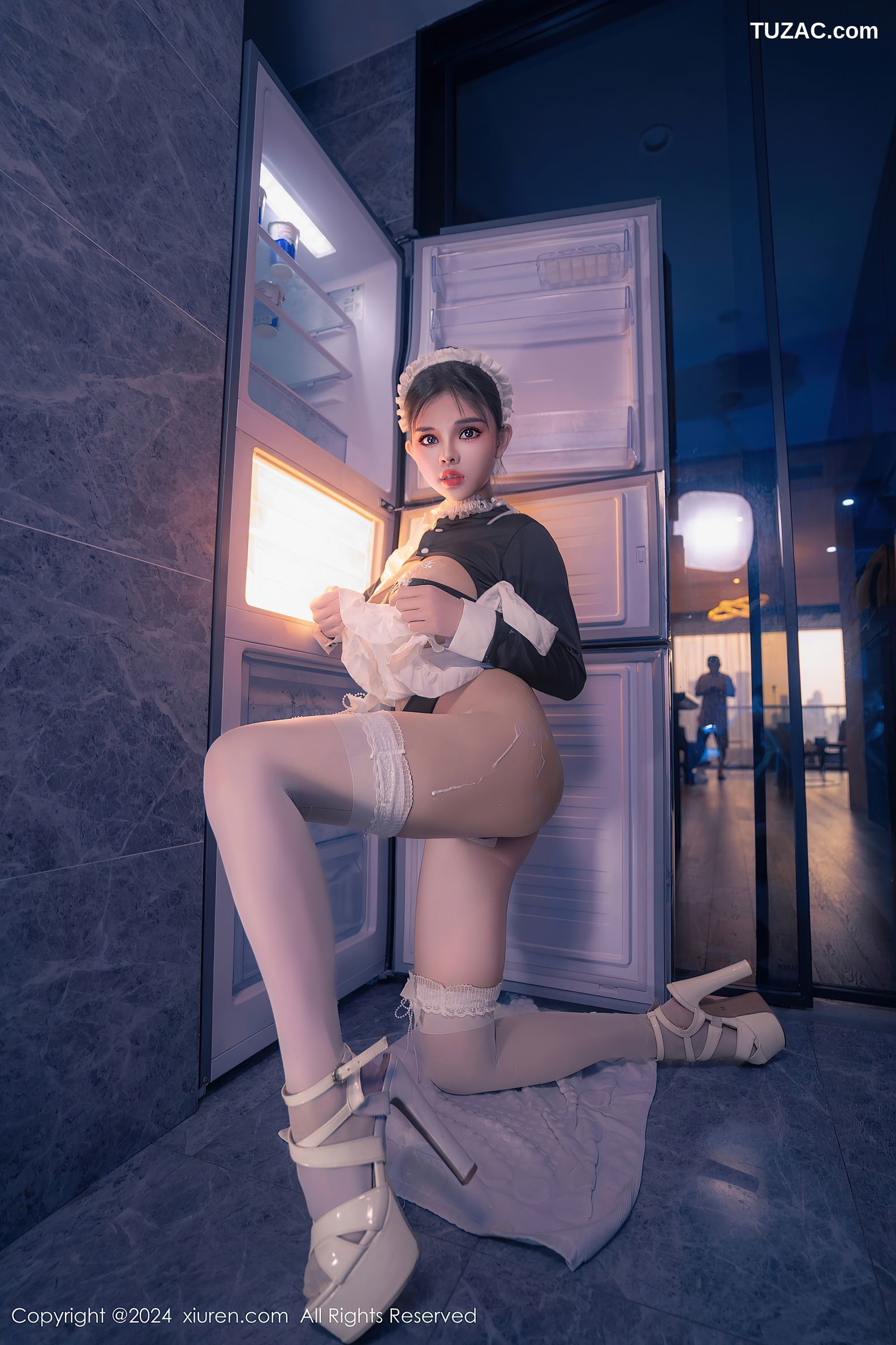 XiuRen秀人网-8966-小童颜-首套-爆乳女仆厨房-2024.08.05