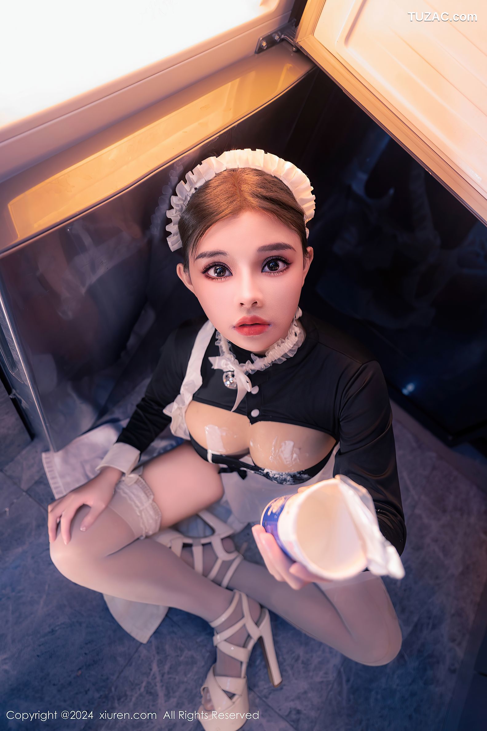 XiuRen秀人网-8966-小童颜-首套-爆乳女仆厨房-2024.08.05