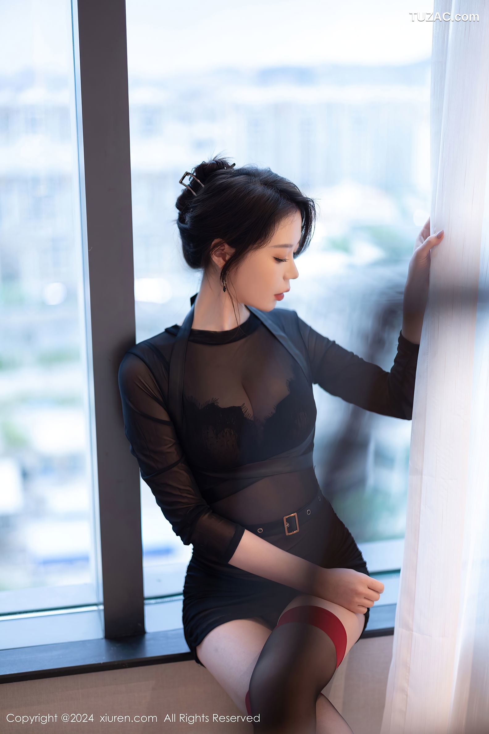 XiuRen秀人网-8979-梦心玥-黑色连衣短裙黑蕾丝内衣黑丝-2024.08.07