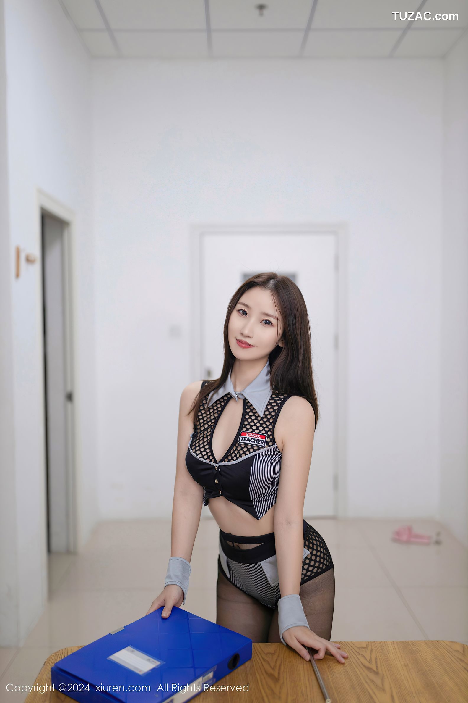 XiuRen秀人网-9013-杏子Yada-寝室场景-查寝老师情趣黑丝爆乳-2024.08.14
