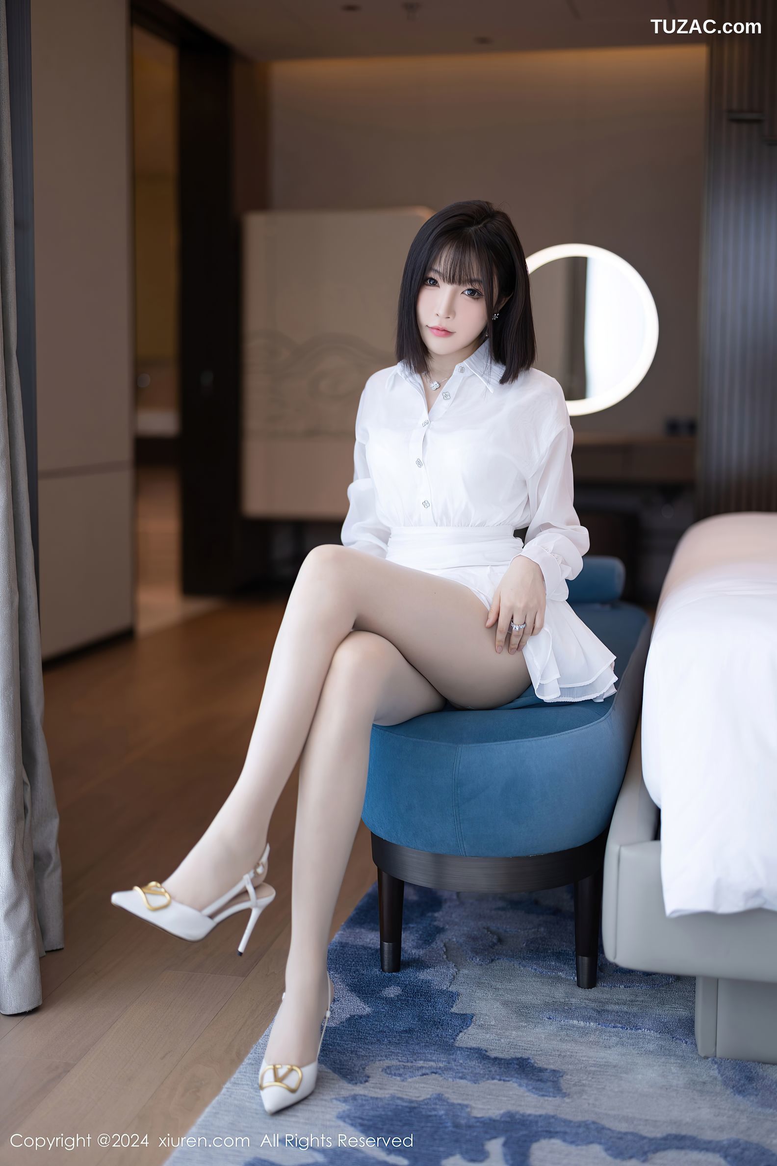 XiuRen秀人网-9020-徐莉芝Booty-白色连衣短裙-银色吊带裙-2024.08.15