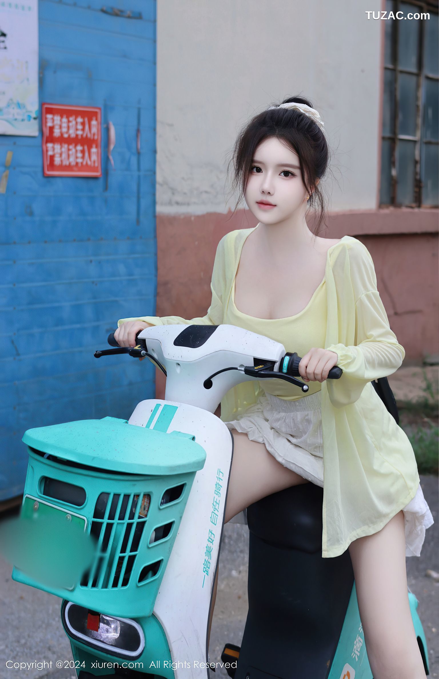 XiuRen秀人网-9024-小薯条nienie-共享电动车主题淡黄衫白短裙真空玩具棒-2024.08.16