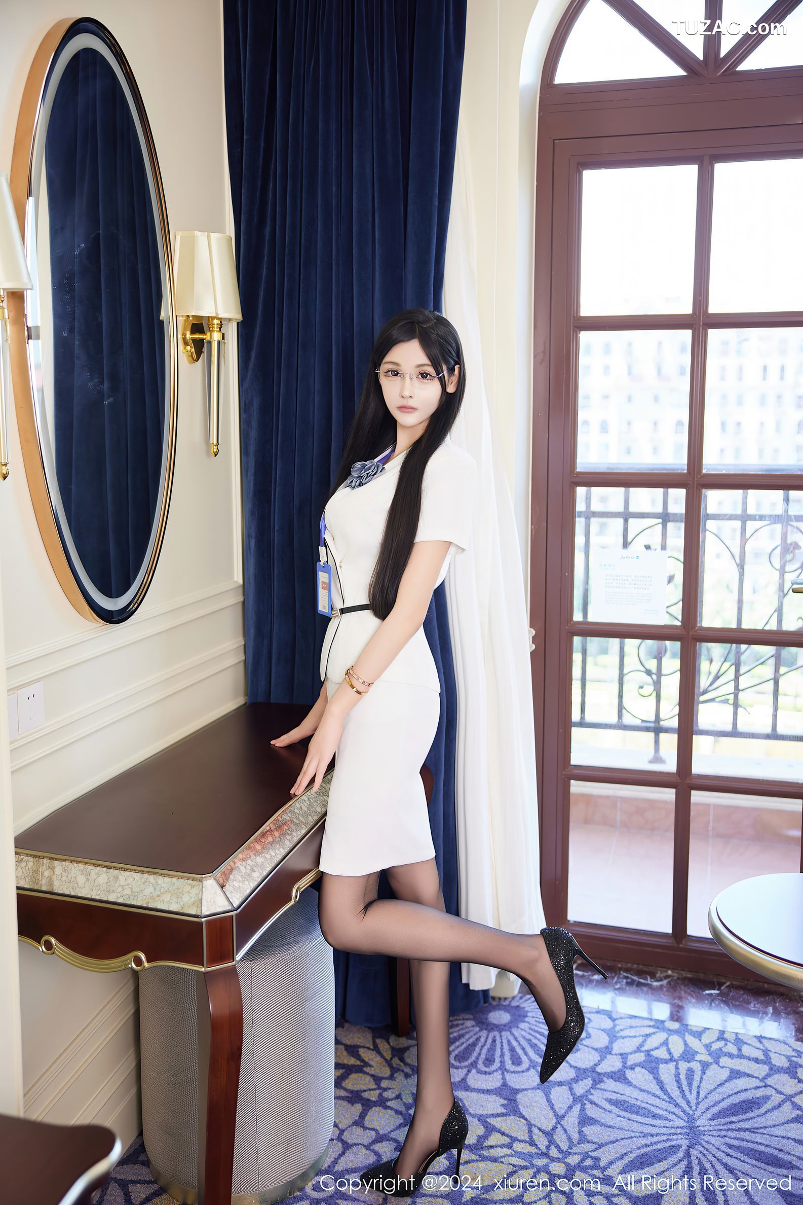XiuRen秀人网-9049-智恩baby-OL白色裙装黑蕾丝内衣黑丝-2024.08.22
