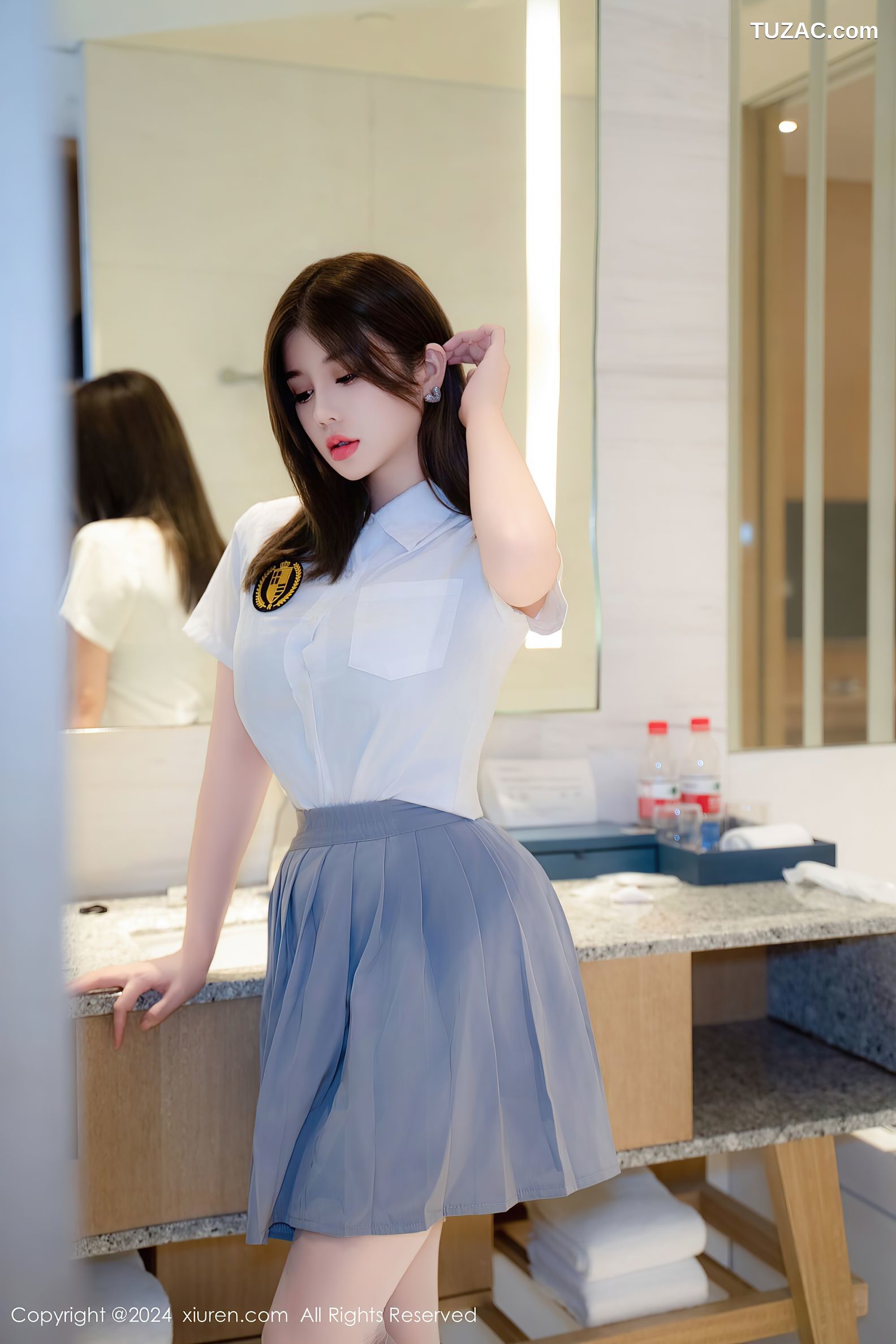 XiuRen秀人网-9066-周jojobaby-白衬衫灰色短裙黑色内衣-2024.08.26