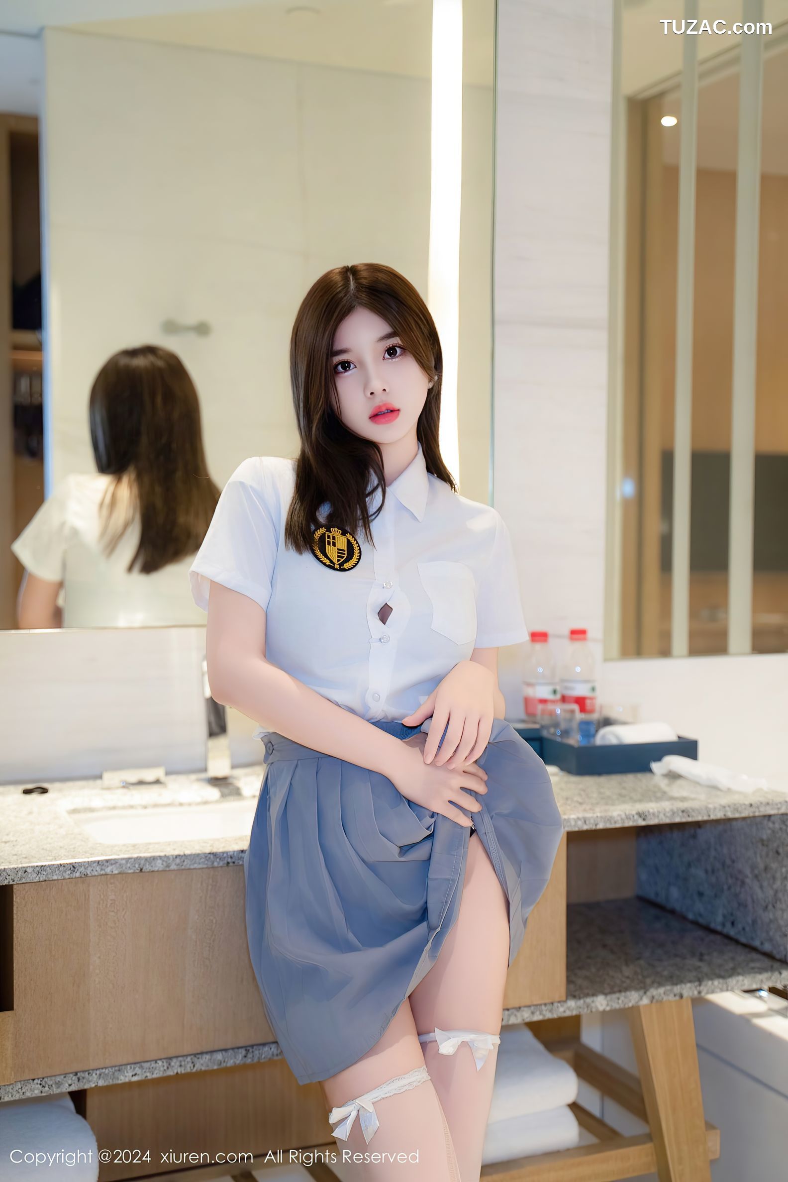 XiuRen秀人网-9066-周jojobaby-白衬衫灰色短裙黑色内衣-2024.08.26