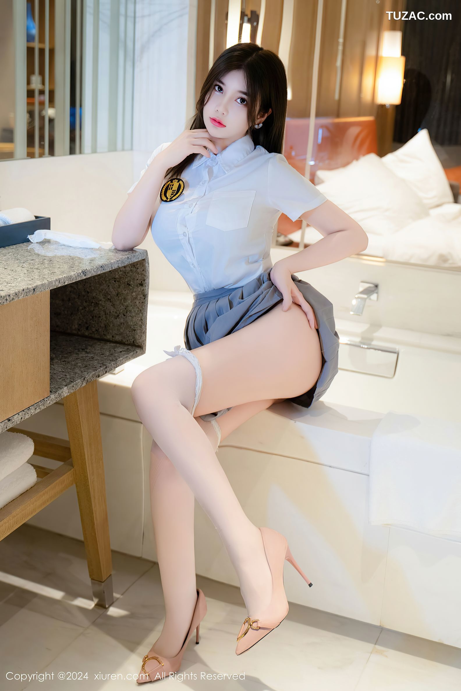 XiuRen秀人网-9066-周jojobaby-白衬衫灰色短裙黑色内衣-2024.08.26