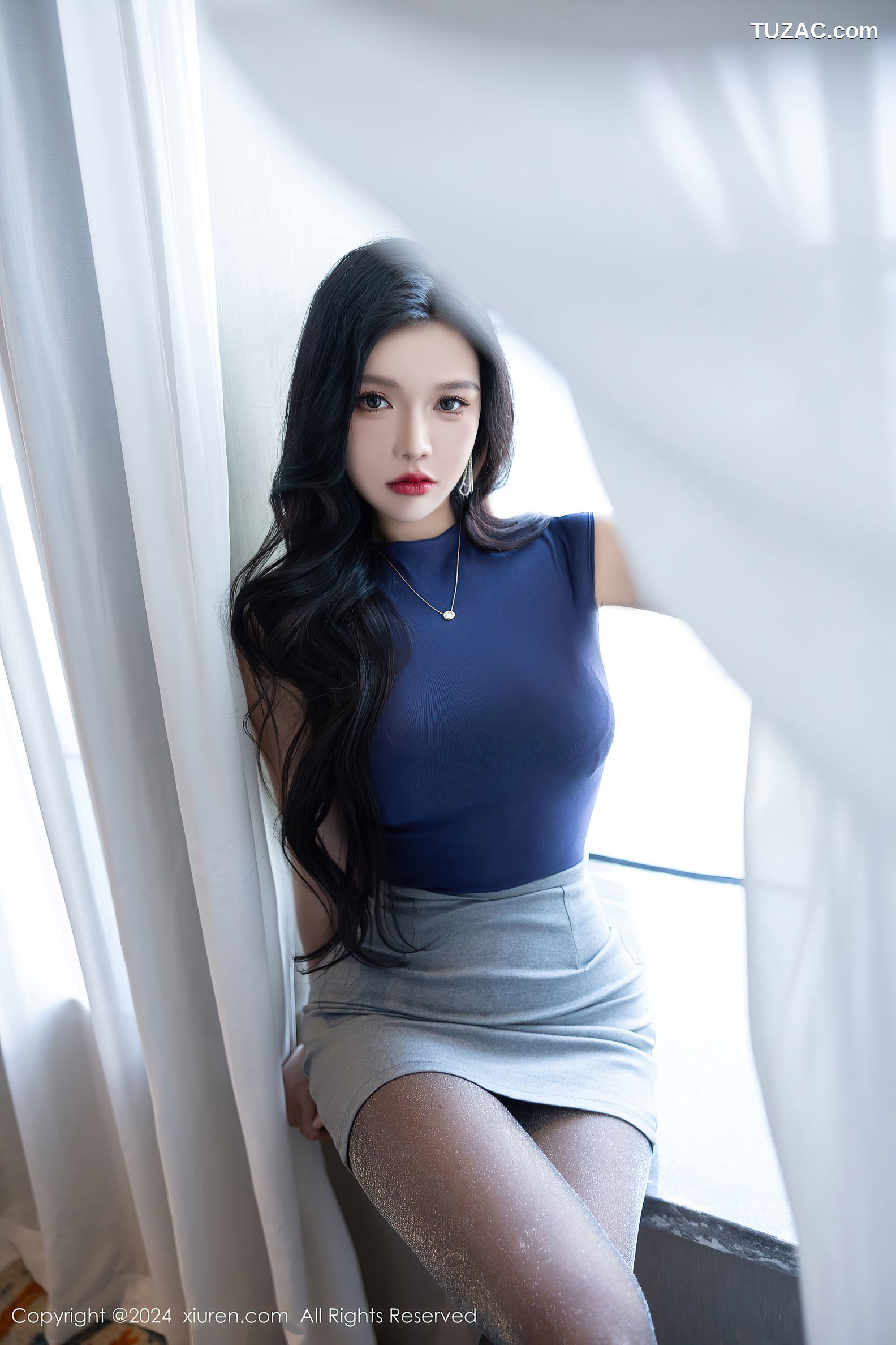 XiuRen秀人网-9082-娜比-深蓝T灰短裙蓝色内衣黑丝-2024.08.29