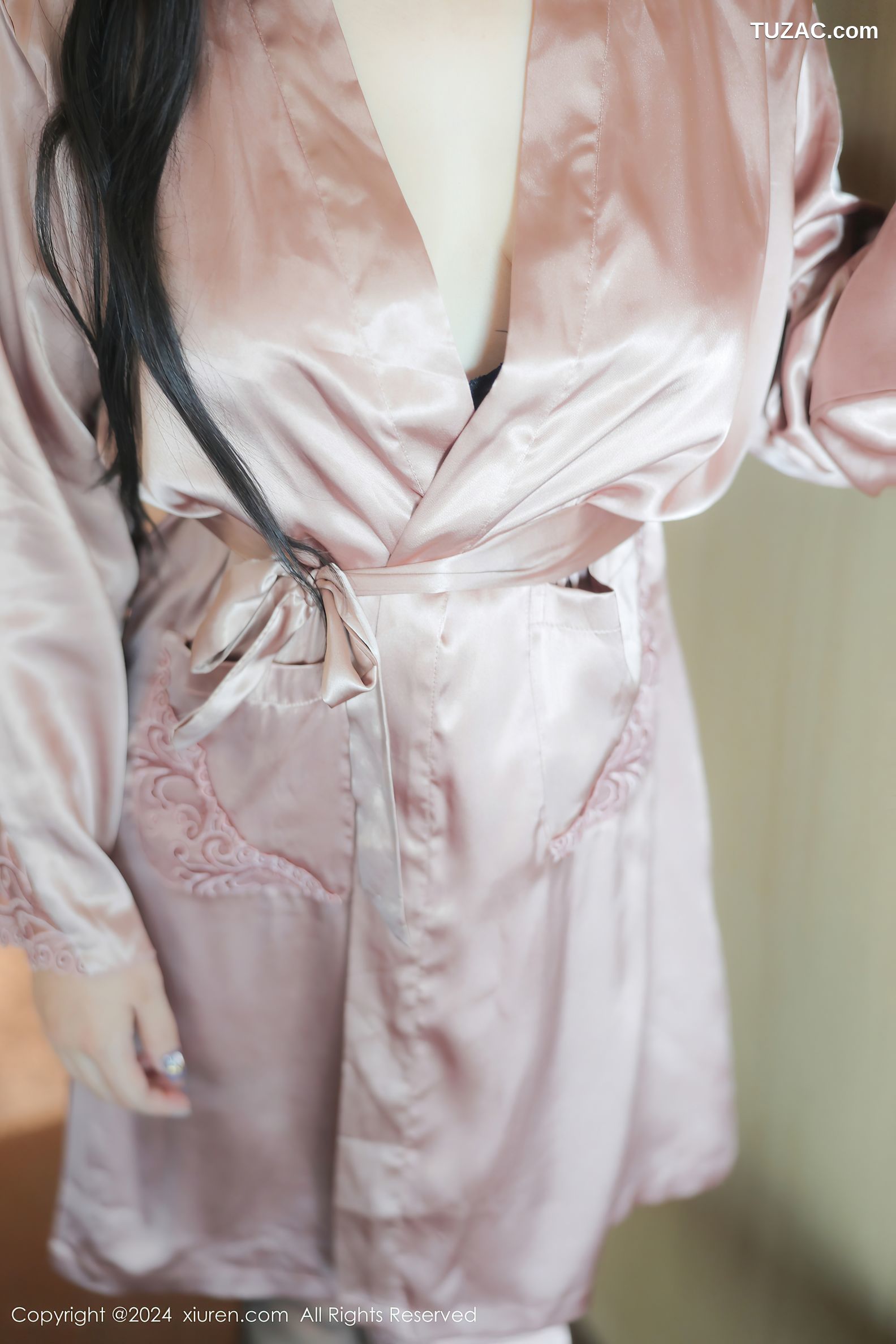 XiuRen秀人网-9159-白洁Bessie-淡紫缎睡衣黑蕾丝情趣内衣黑丝爆乳-2024.09.14